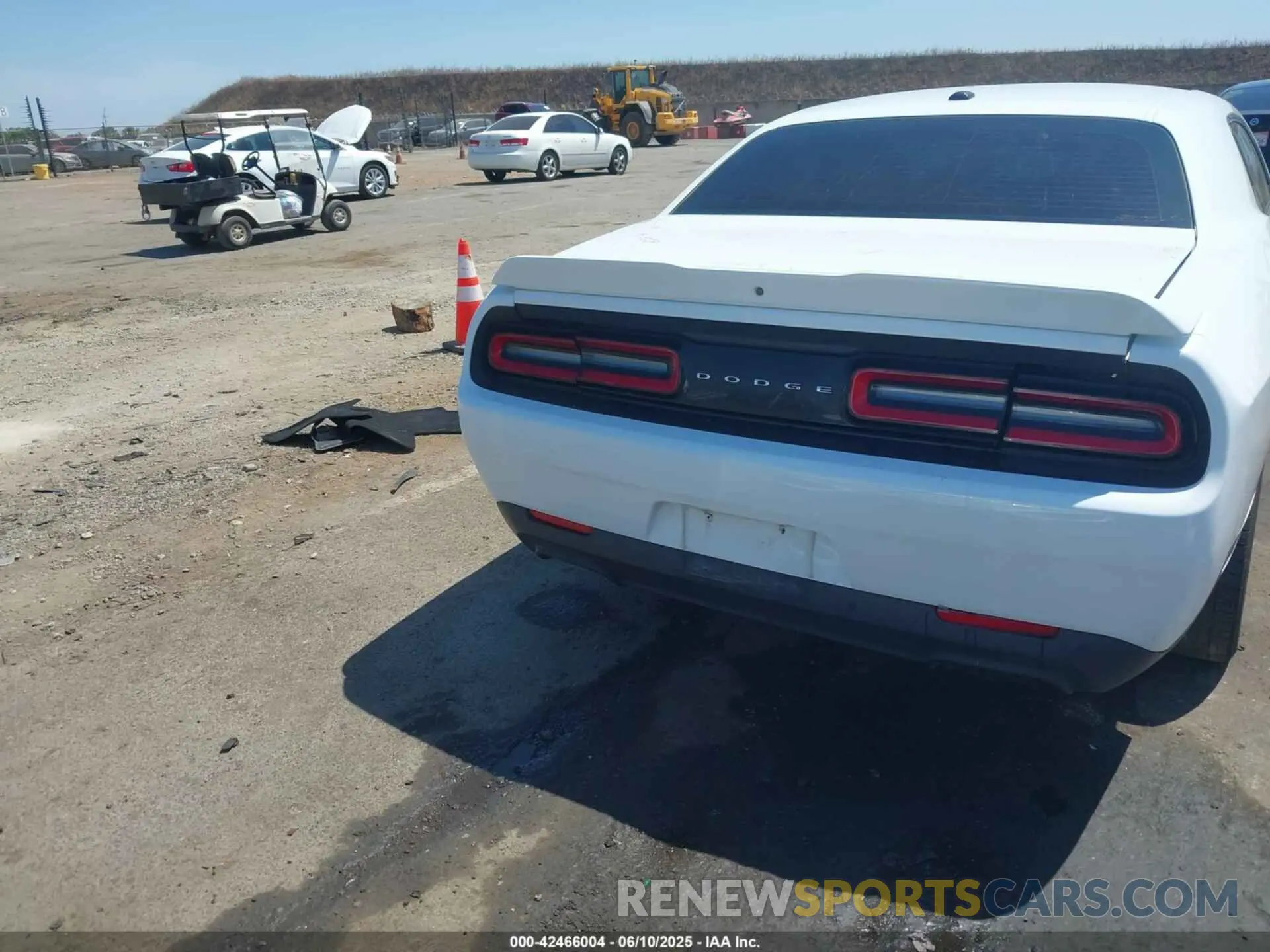 16 Photograph of a damaged car 2C3CDZBT4NH105158 DODGE CHALLENGER 2022
