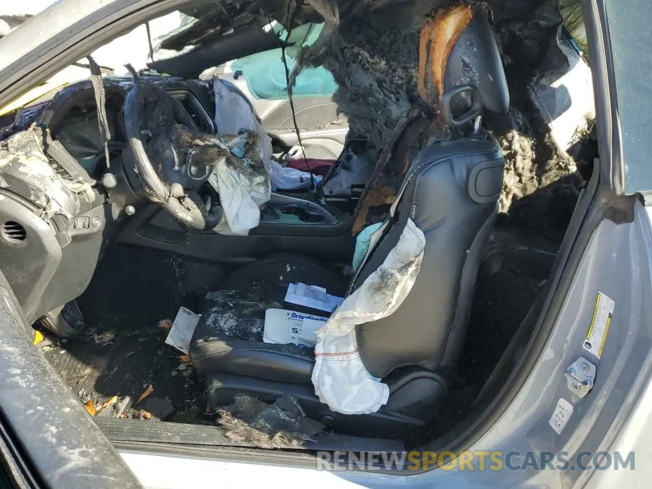 7 Photograph of a damaged car 2C3CDZBT6NH233885 DODGE CHALLENGER 2022