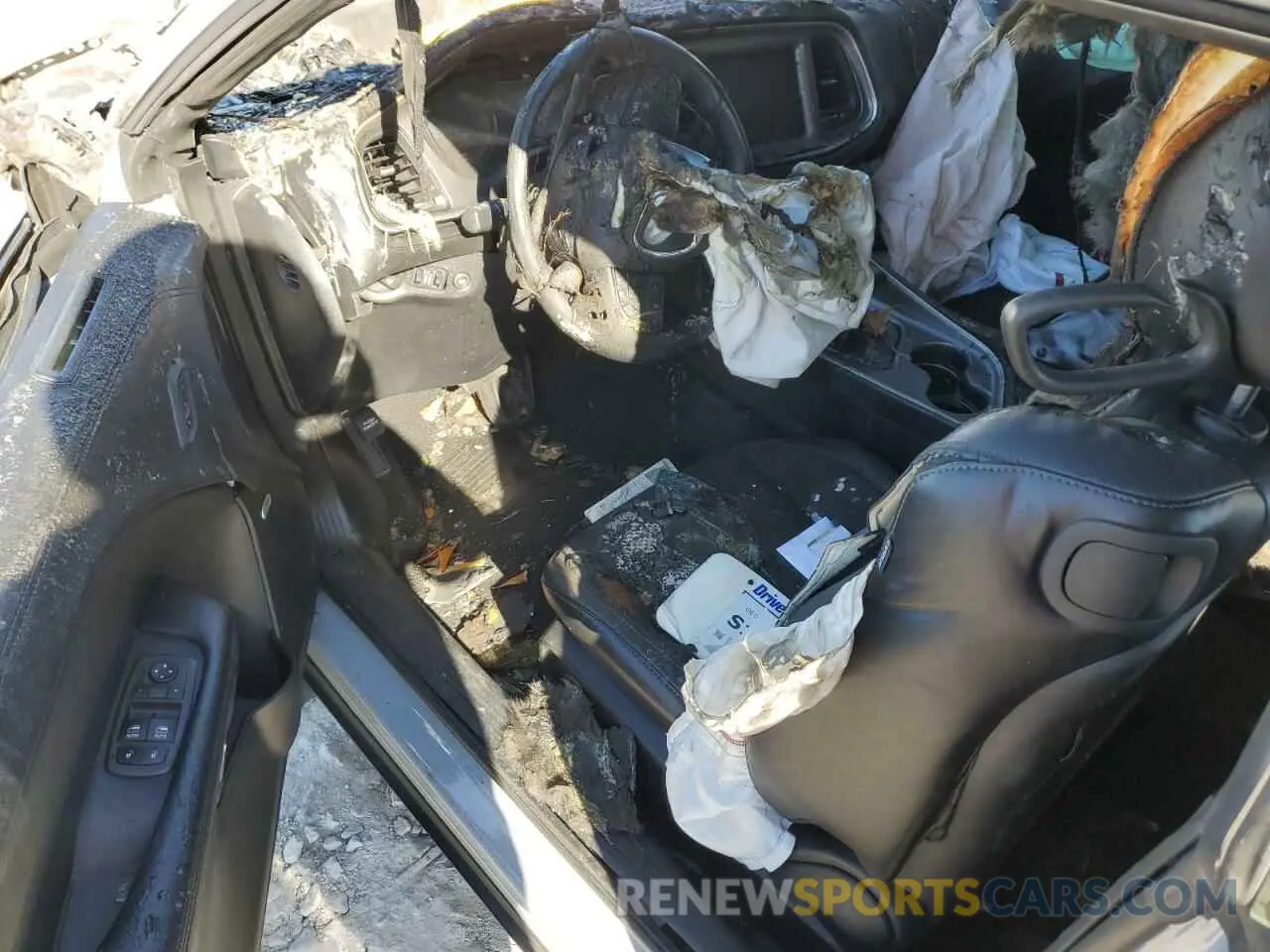 8 Photograph of a damaged car 2C3CDZBT6NH233885 DODGE CHALLENGER 2022