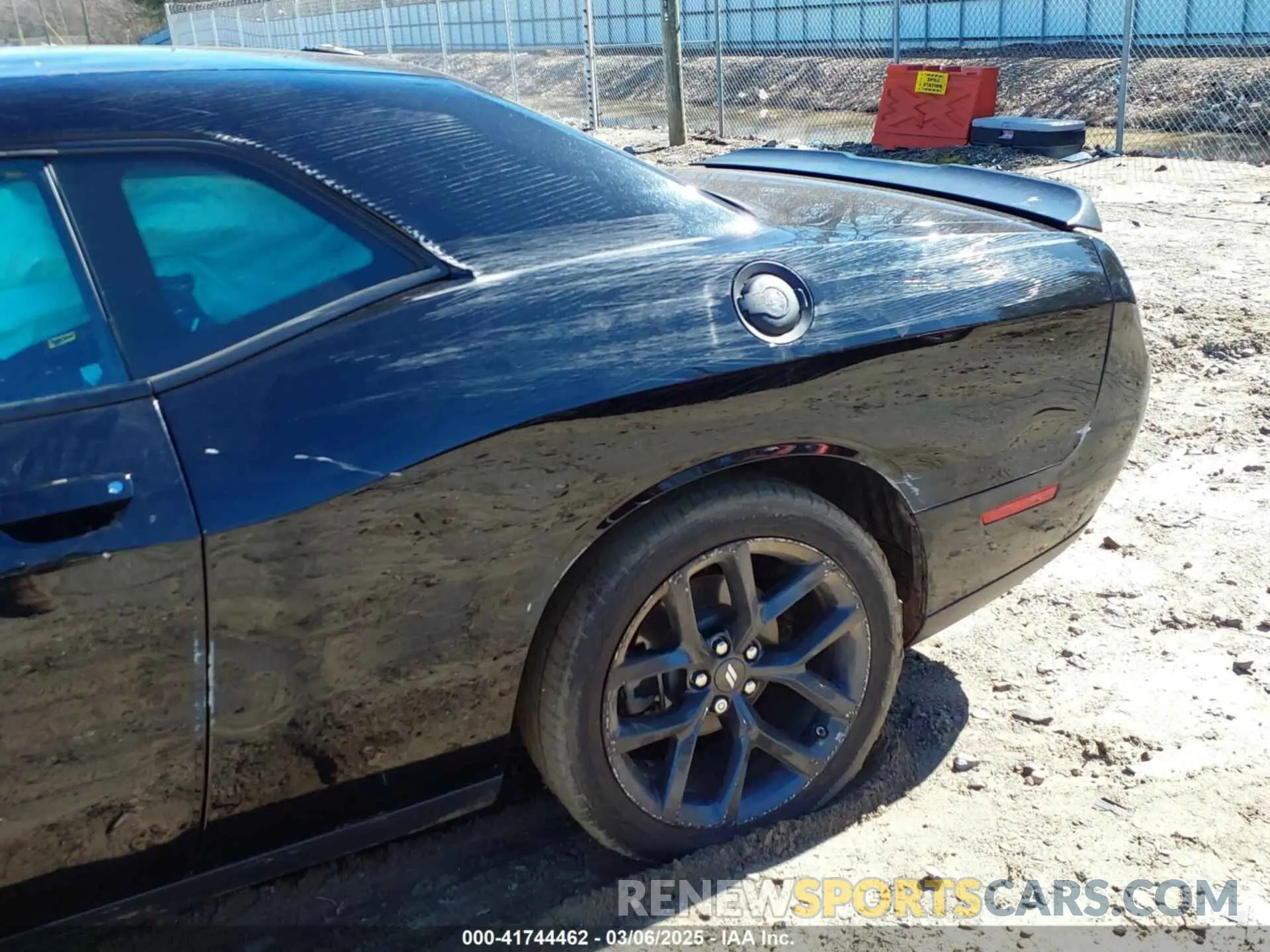 17 Photograph of a damaged car 2C3CDZBT7NH233992 DODGE CHALLENGER 2022