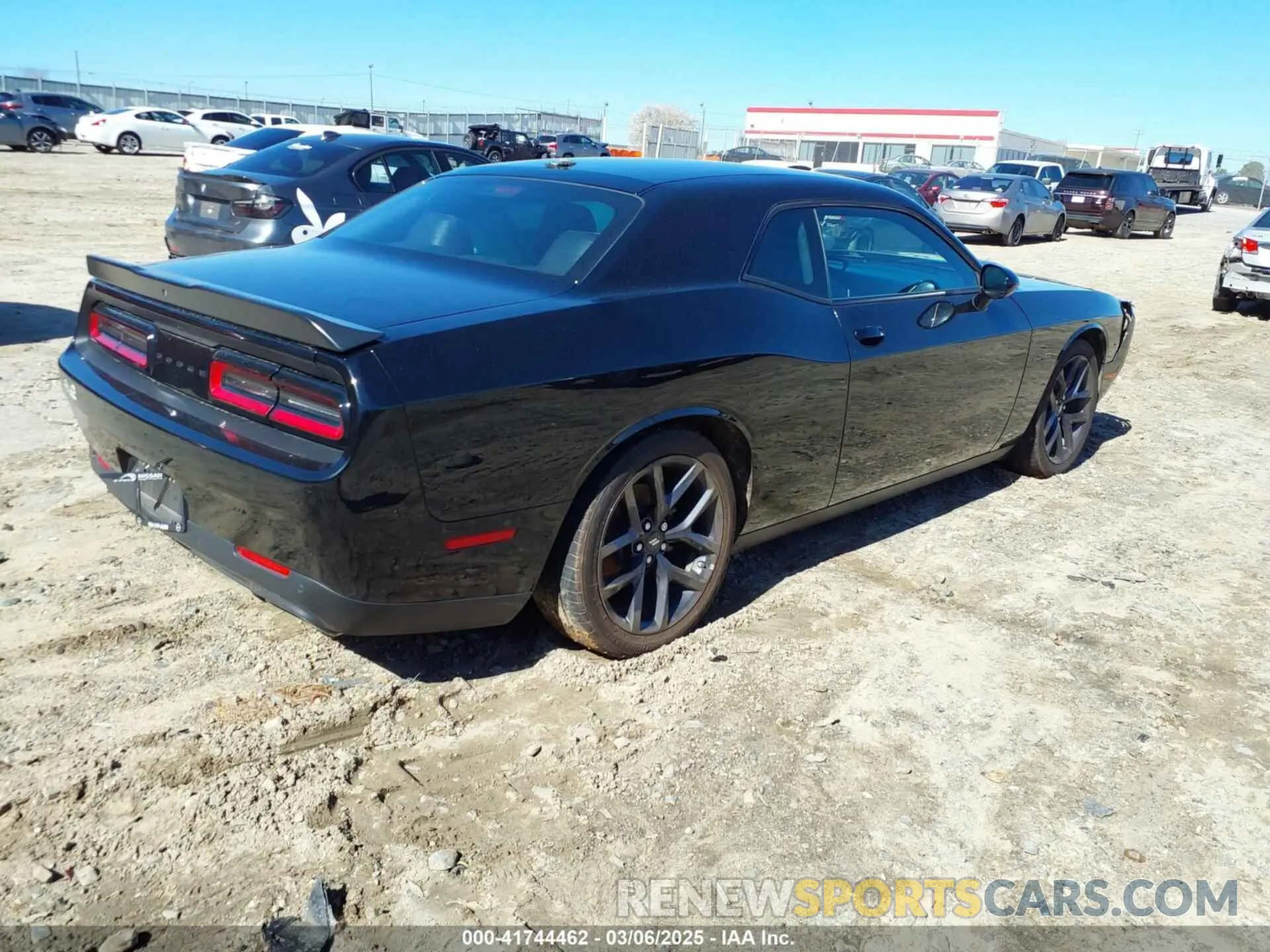 4 Photograph of a damaged car 2C3CDZBT7NH233992 DODGE CHALLENGER 2022
