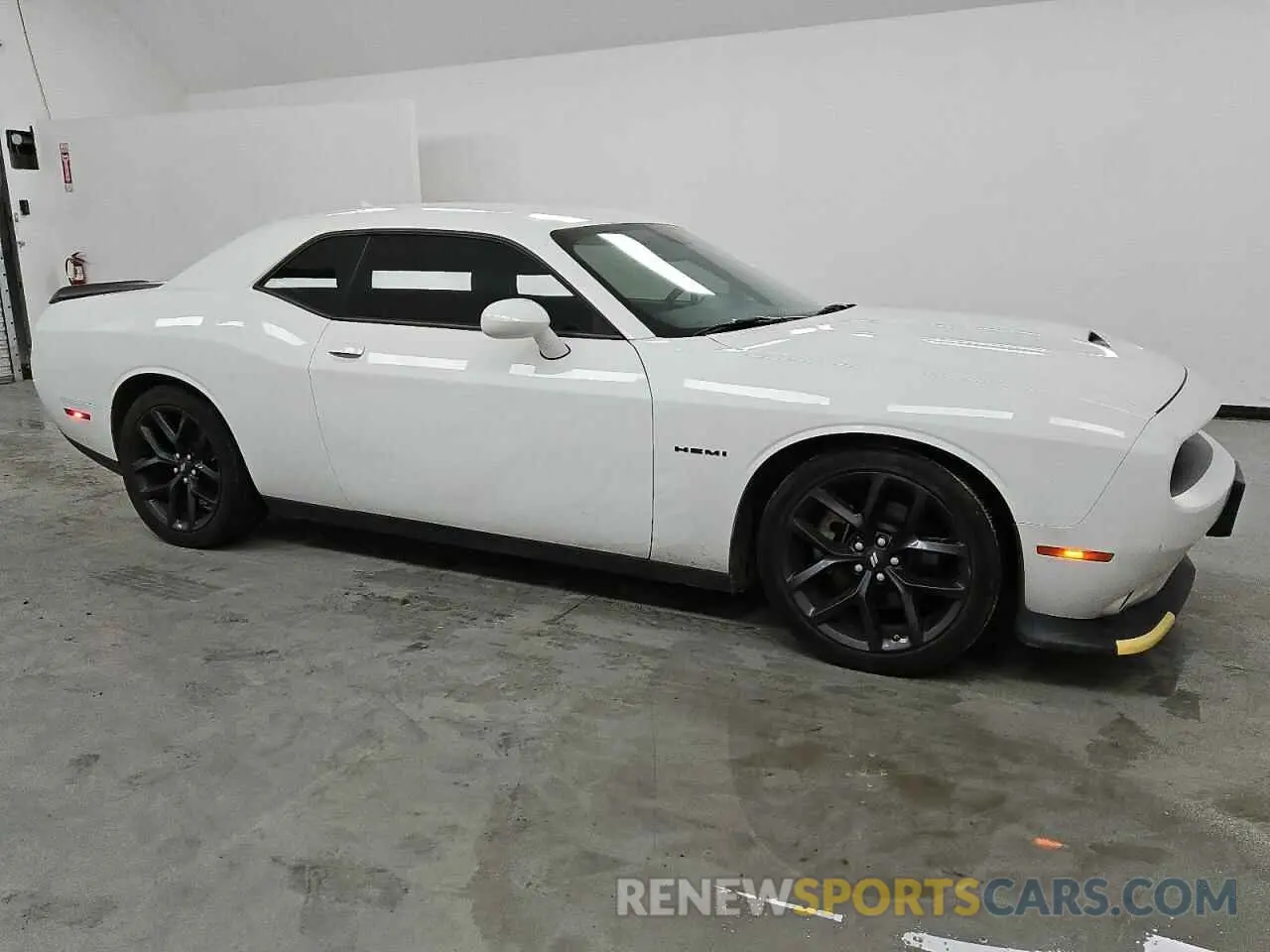 4 Photograph of a damaged car 2C3CDZBT7NH242708 DODGE CHALLENGER 2022