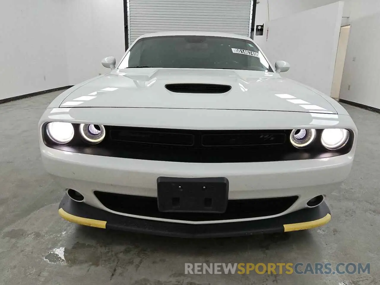 5 Photograph of a damaged car 2C3CDZBT7NH242708 DODGE CHALLENGER 2022