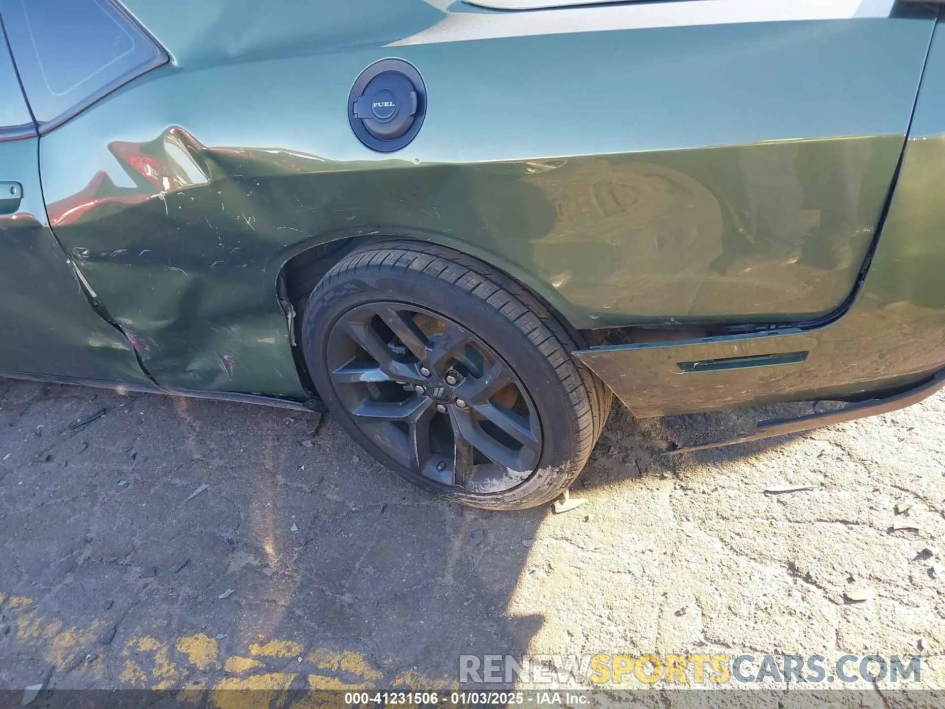 6 Photograph of a damaged car 2C3CDZBT8NH242667 DODGE CHALLENGER 2022