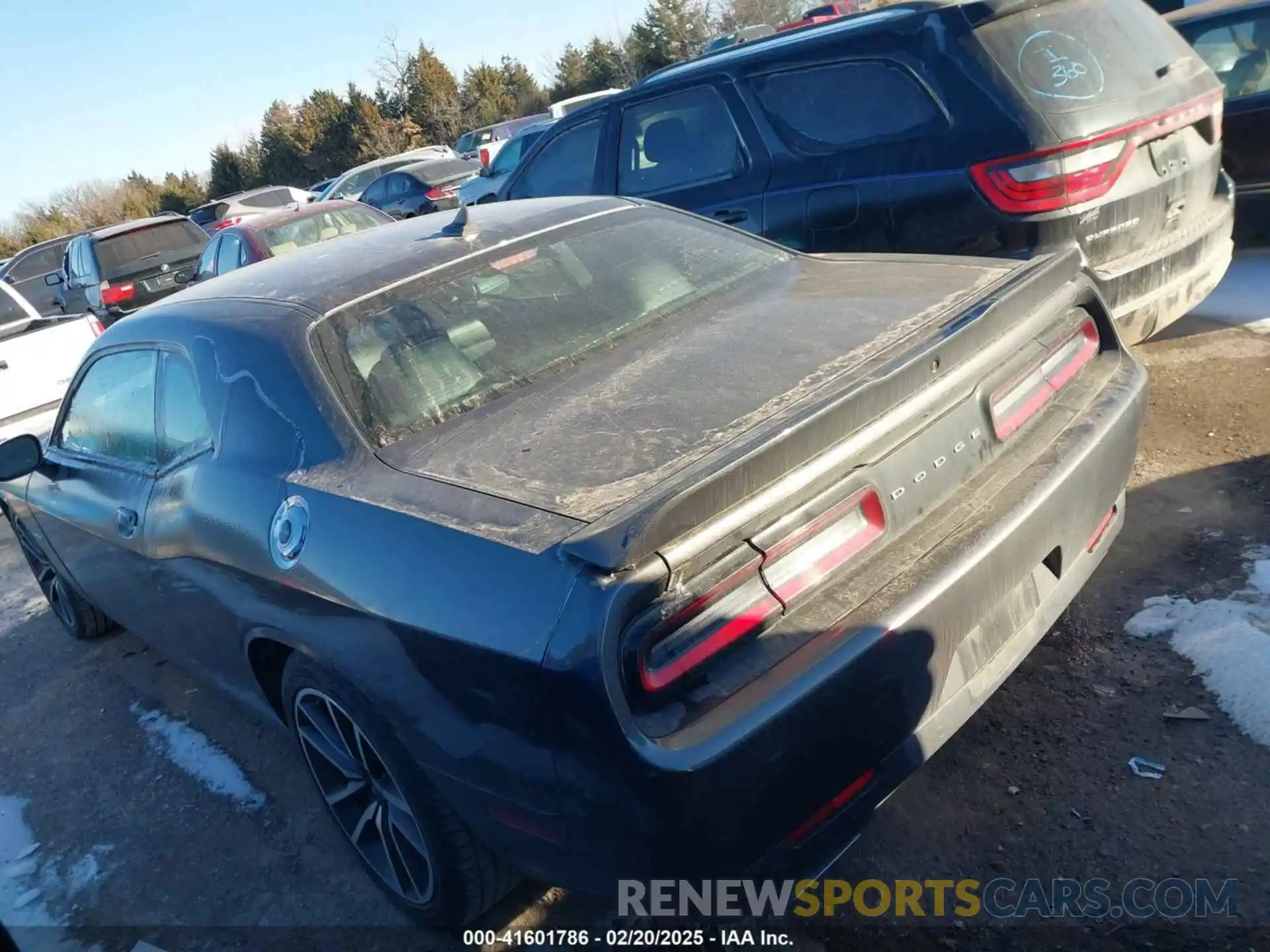 14 Photograph of a damaged car 2C3CDZBT9NH230625 DODGE CHALLENGER 2022