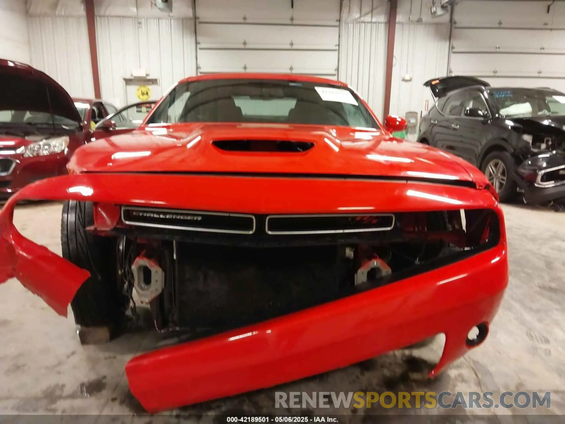 13 Photograph of a damaged car 2C3CDZBTXNH108226 DODGE CHALLENGER 2022