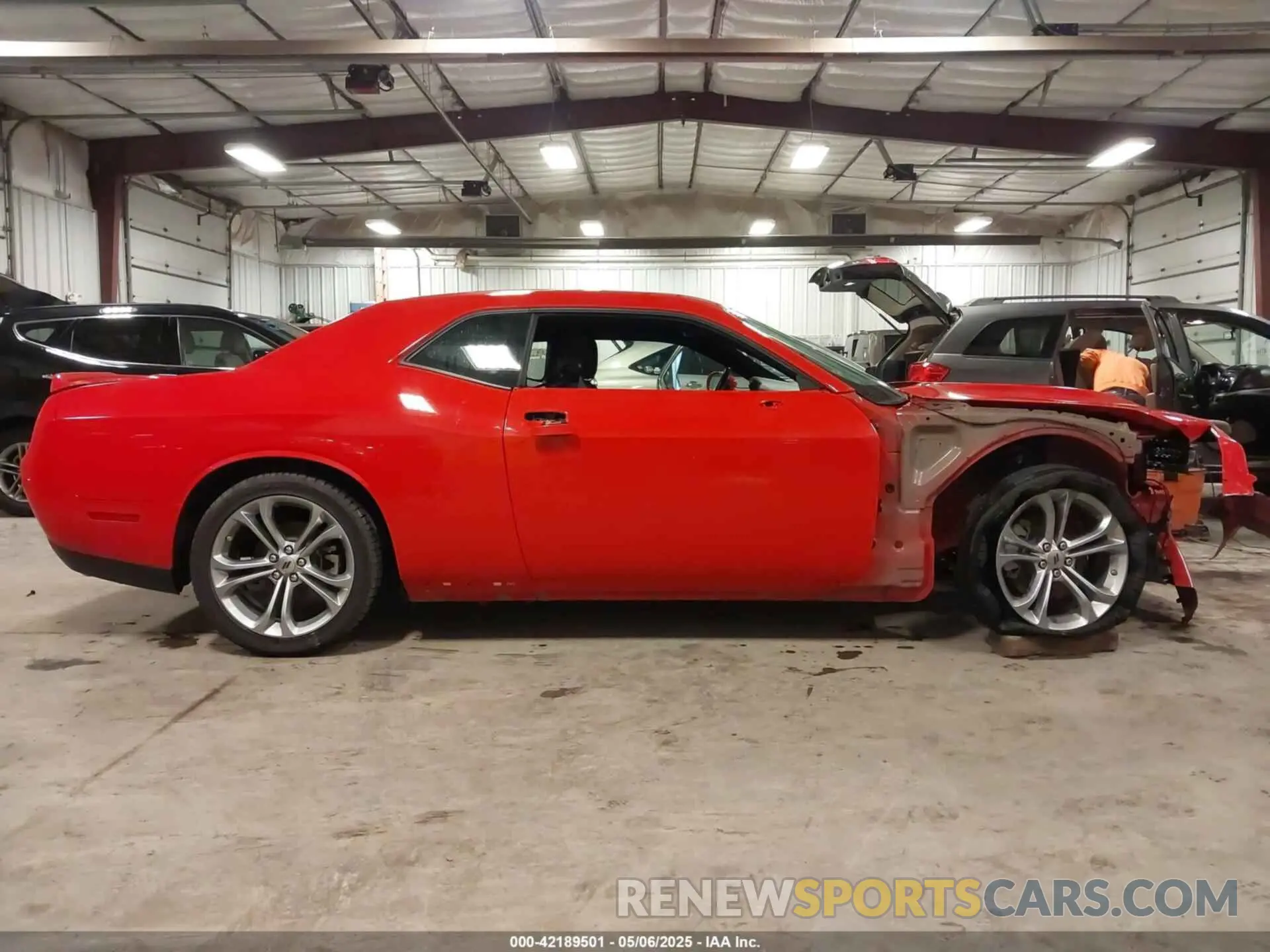 14 Photograph of a damaged car 2C3CDZBTXNH108226 DODGE CHALLENGER 2022