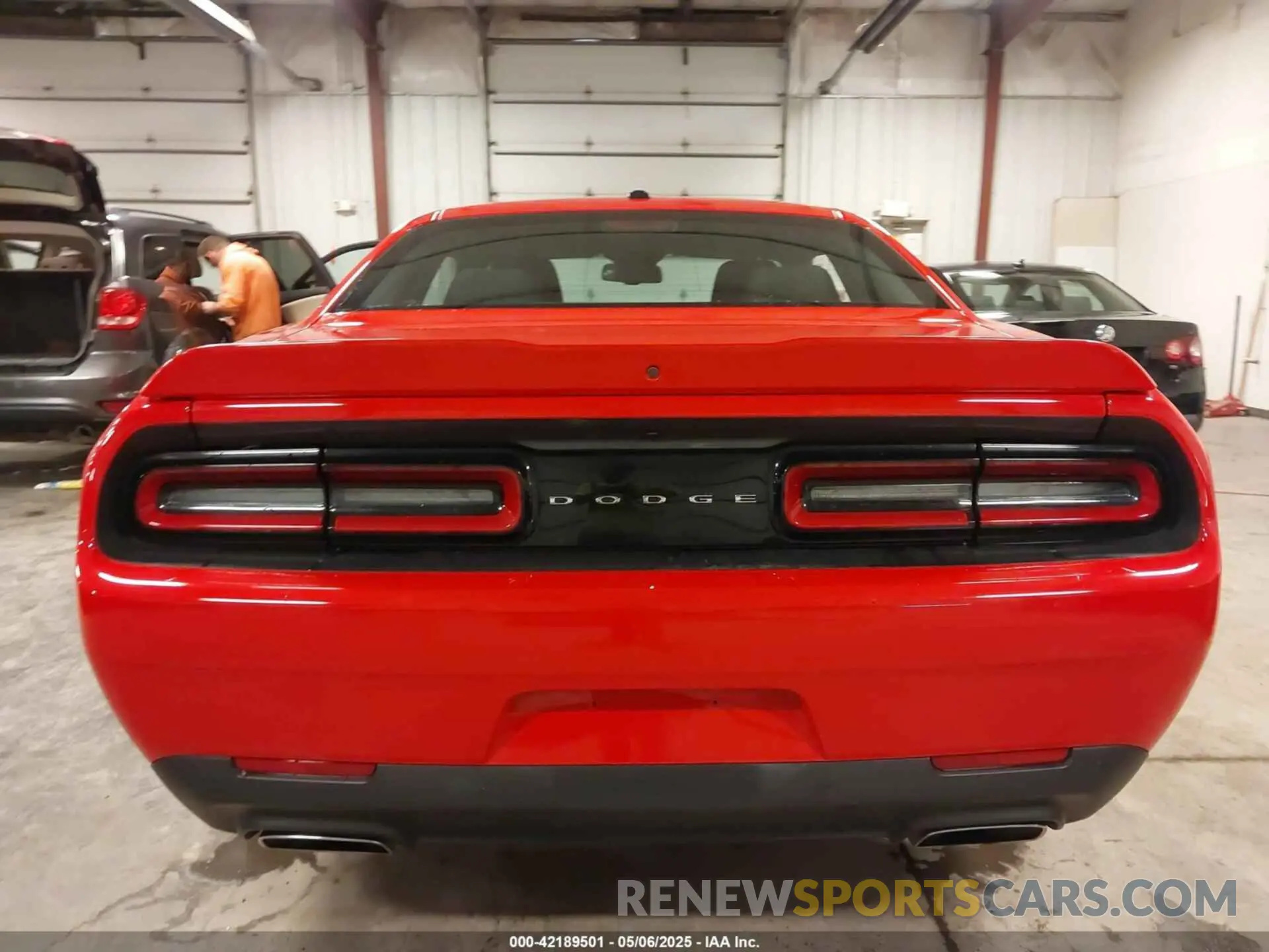 17 Photograph of a damaged car 2C3CDZBTXNH108226 DODGE CHALLENGER 2022
