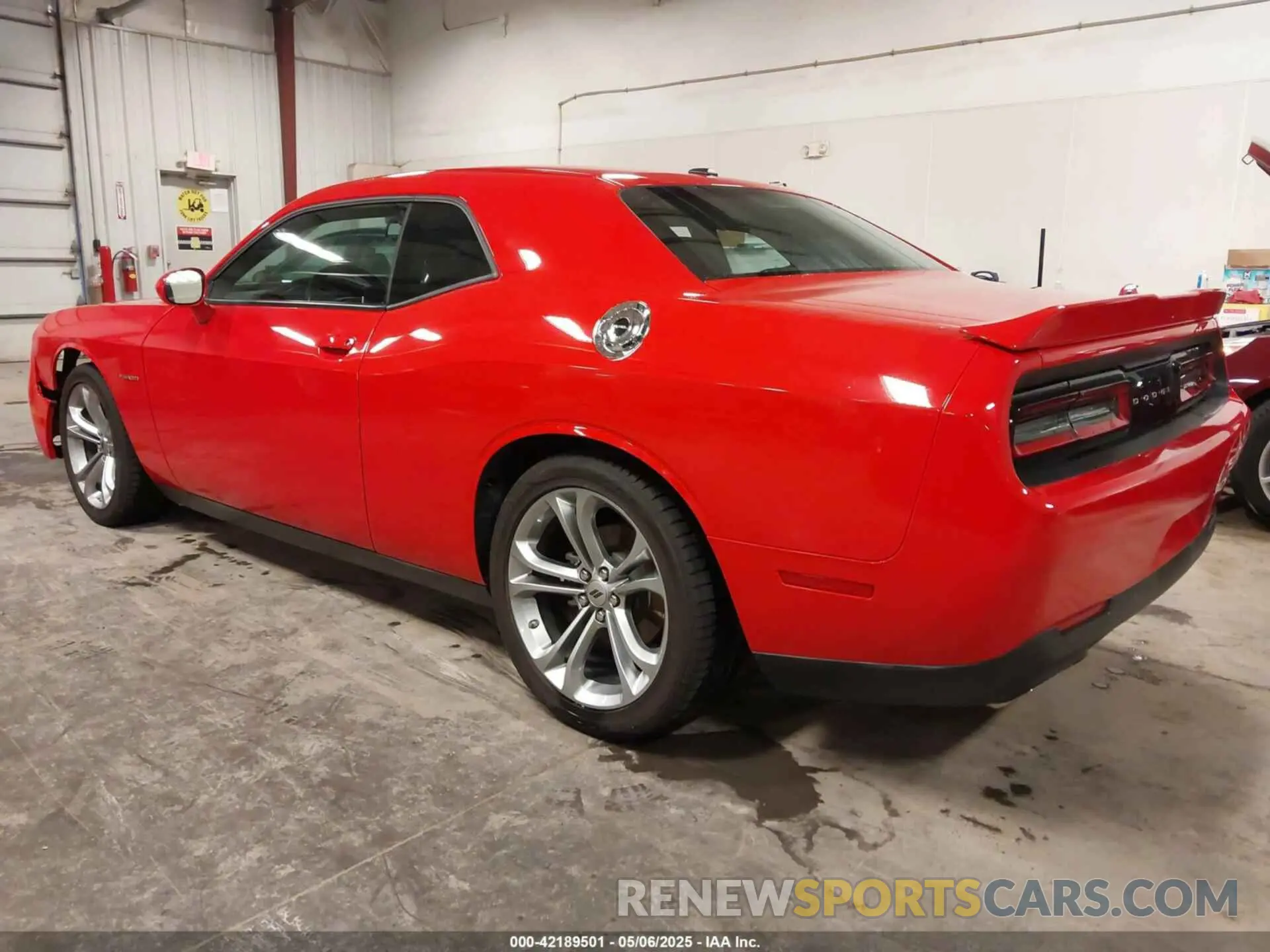 3 Photograph of a damaged car 2C3CDZBTXNH108226 DODGE CHALLENGER 2022