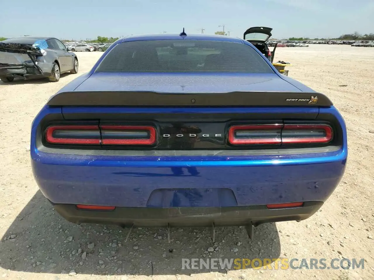 6 Photograph of a damaged car 2C3CDZFJ0NH137064 DODGE CHALLENGER 2022