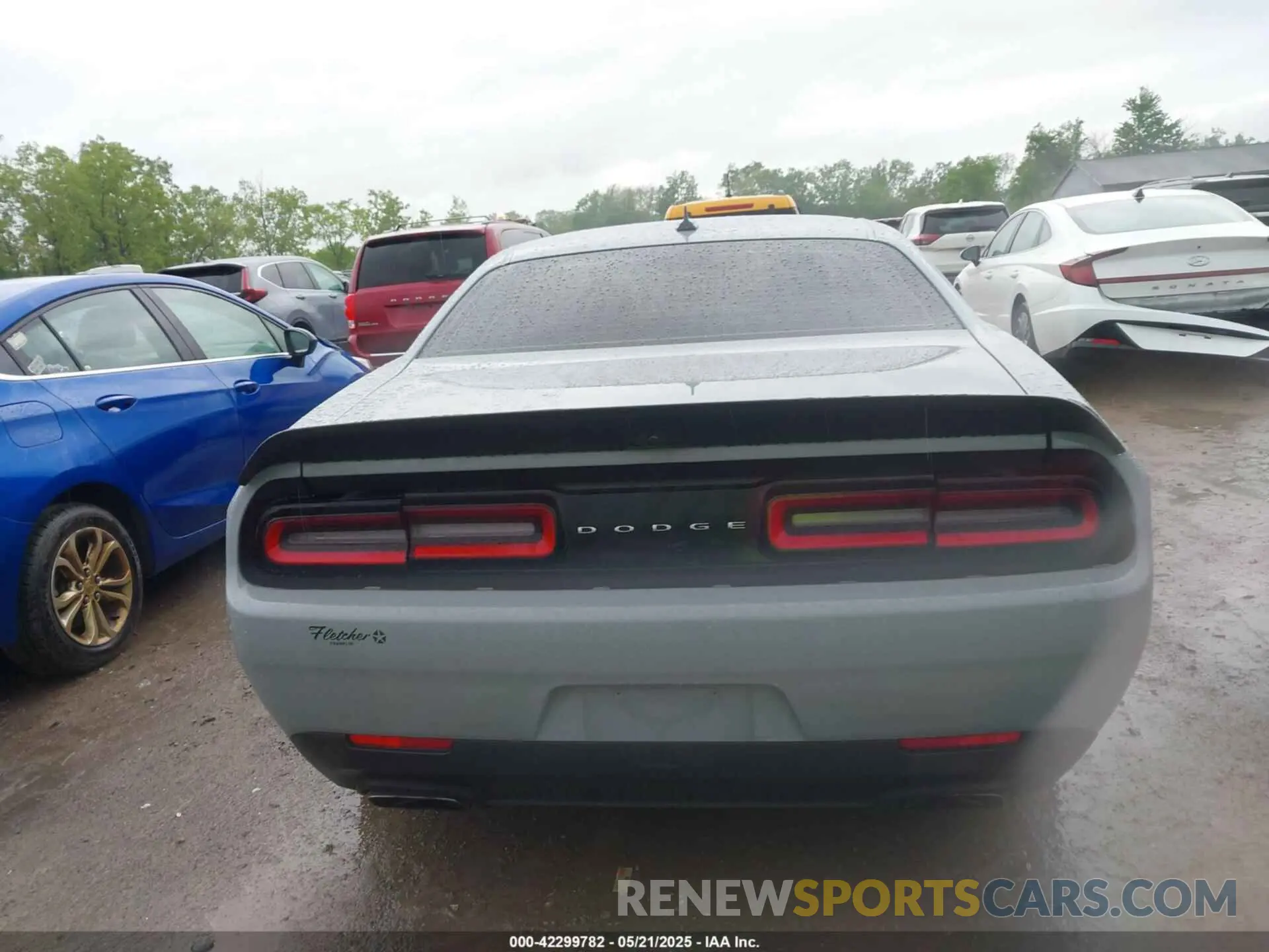 17 Photograph of a damaged car 2C3CDZFJ0NH226875 DODGE CHALLENGER 2022