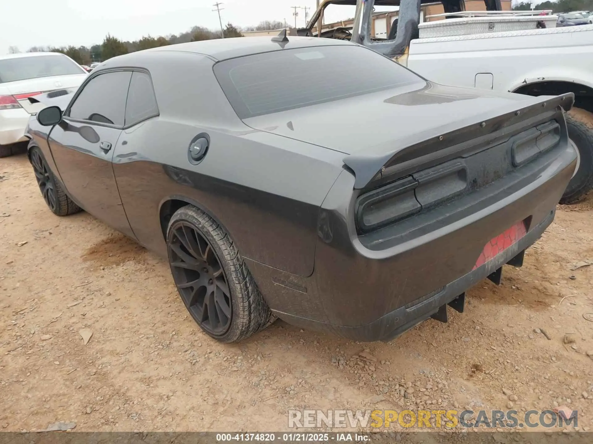 3 Photograph of a damaged car 2C3CDZFJ1NH108673 DODGE CHALLENGER 2022