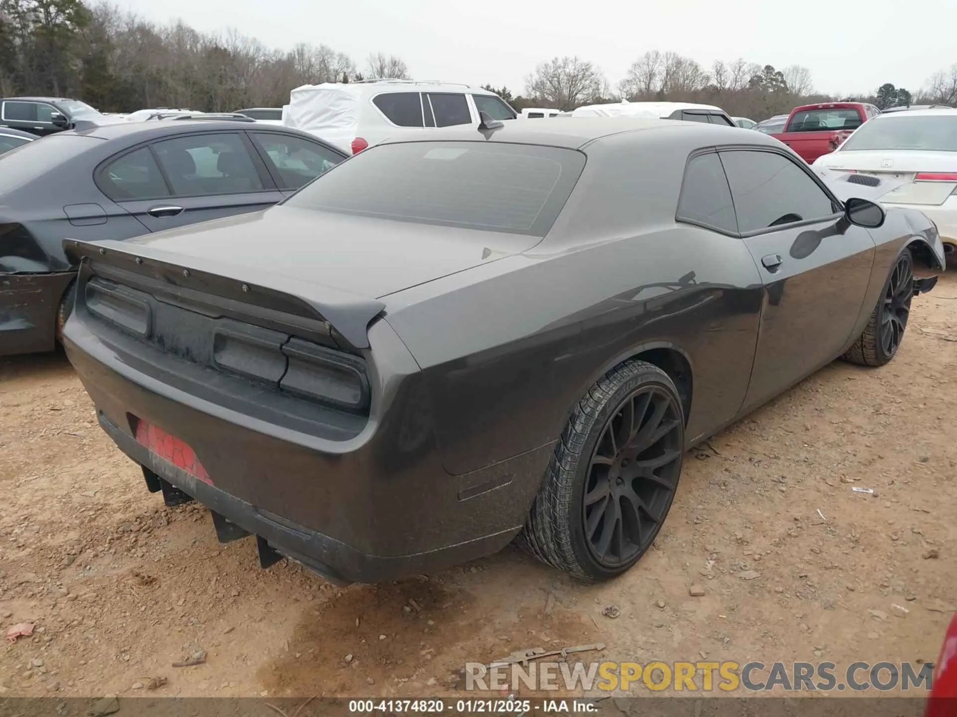 4 Photograph of a damaged car 2C3CDZFJ1NH108673 DODGE CHALLENGER 2022