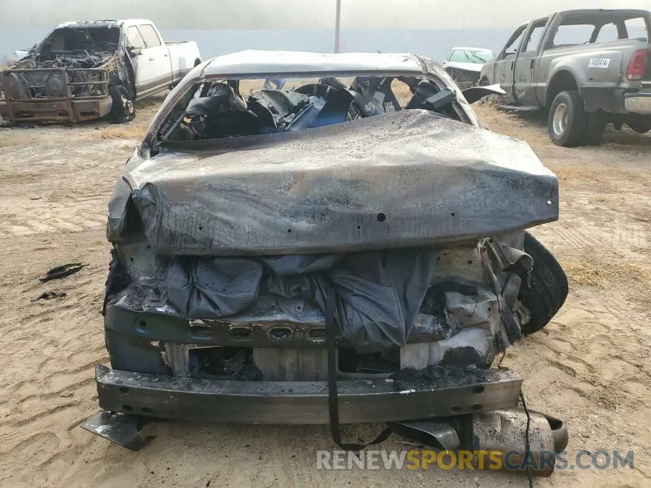 6 Photograph of a damaged car 2C3CDZFJ2NH171815 DODGE CHALLENGER 2022