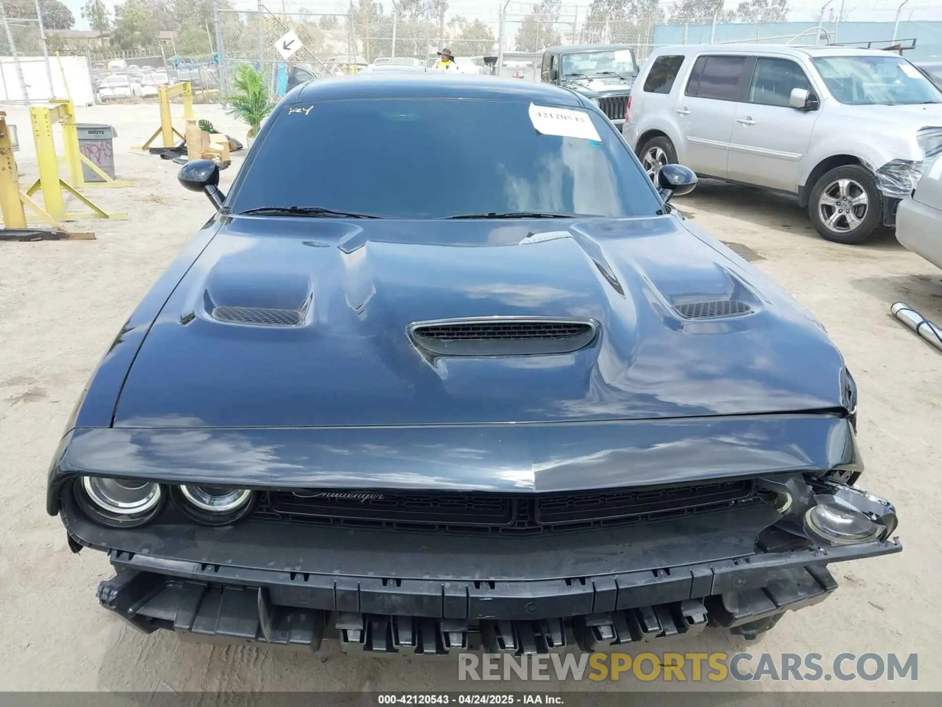 13 Photograph of a damaged car 2C3CDZFJ2NH222004 DODGE CHALLENGER 2022
