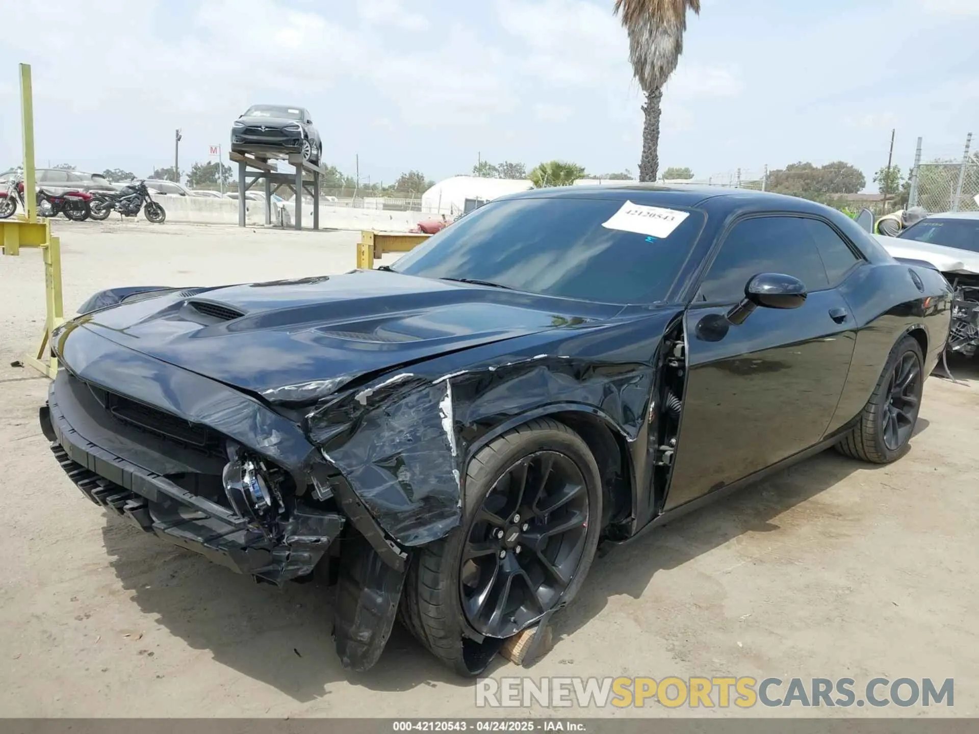 2 Photograph of a damaged car 2C3CDZFJ2NH222004 DODGE CHALLENGER 2022