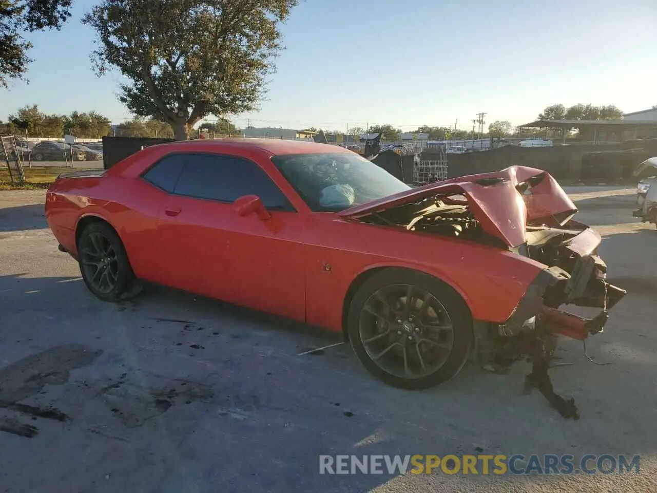 4 Photograph of a damaged car 2C3CDZFJ2NH254015 DODGE CHALLENGER 2022
