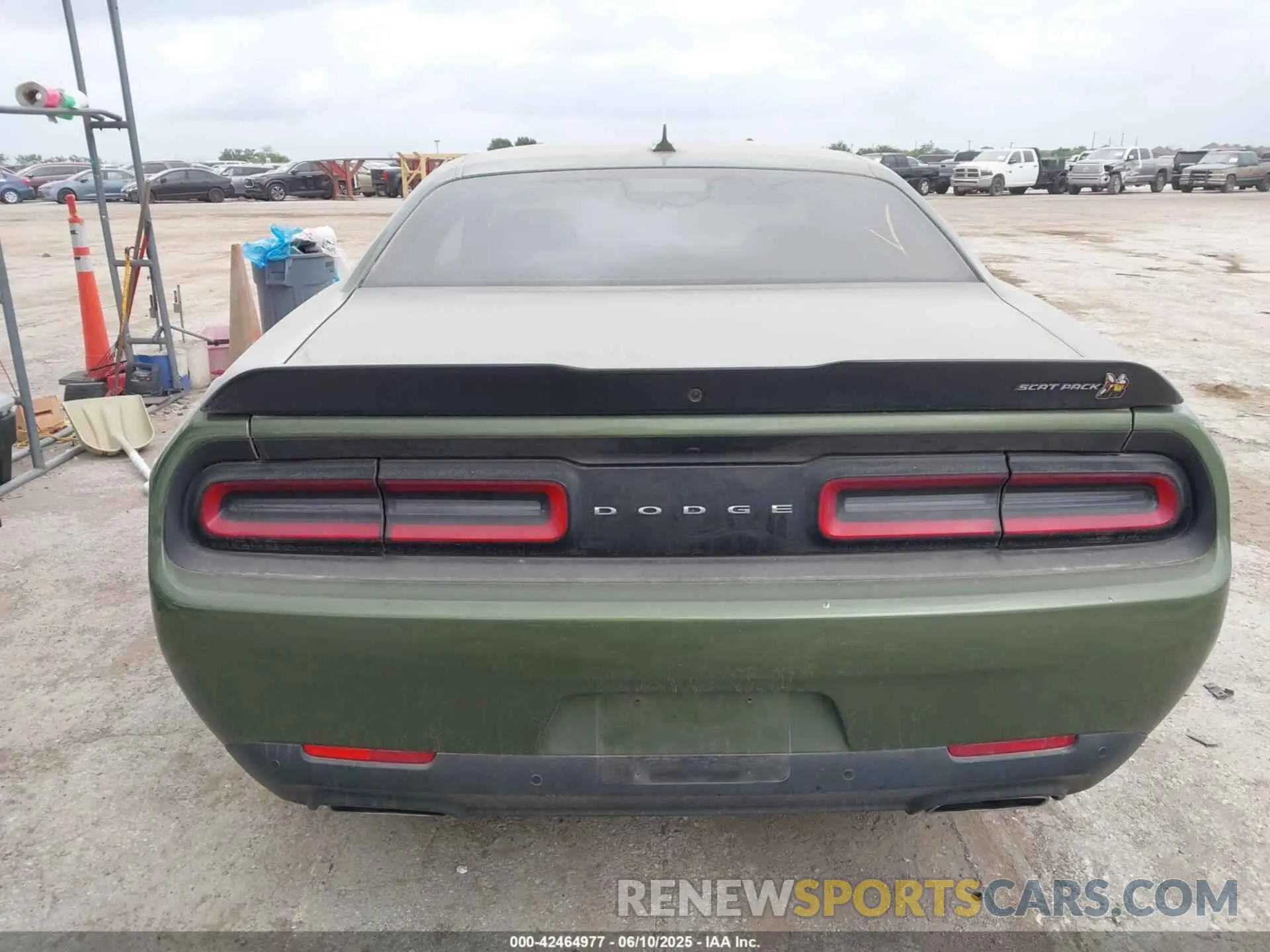 15 Photograph of a damaged car 2C3CDZFJ3NH175596 DODGE CHALLENGER 2022