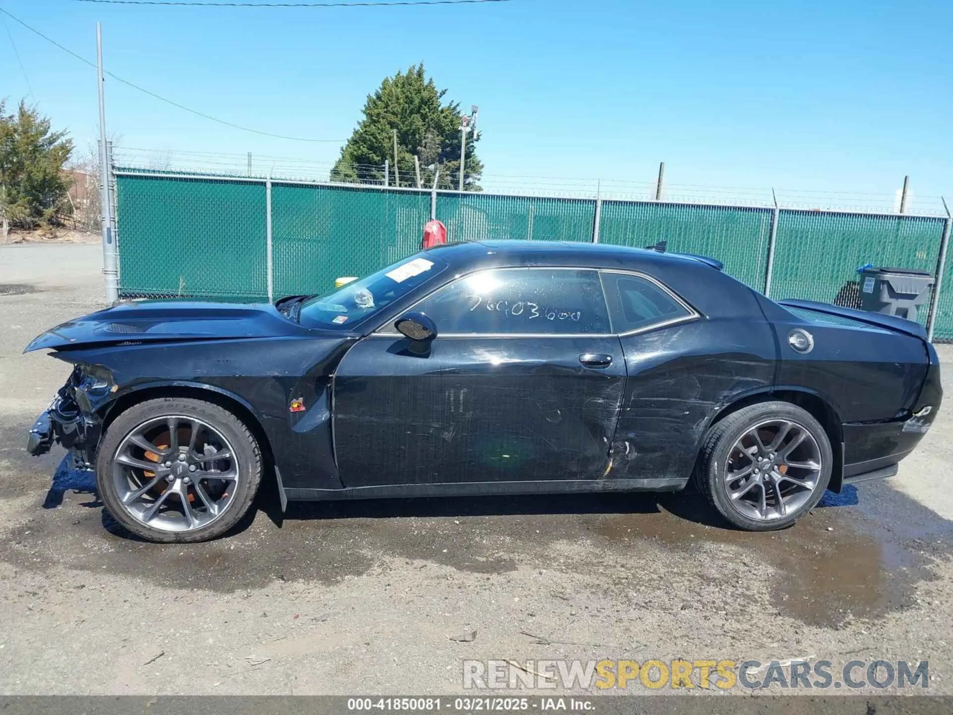 14 Photograph of a damaged car 2C3CDZFJ4NH256848 DODGE CHALLENGER 2022