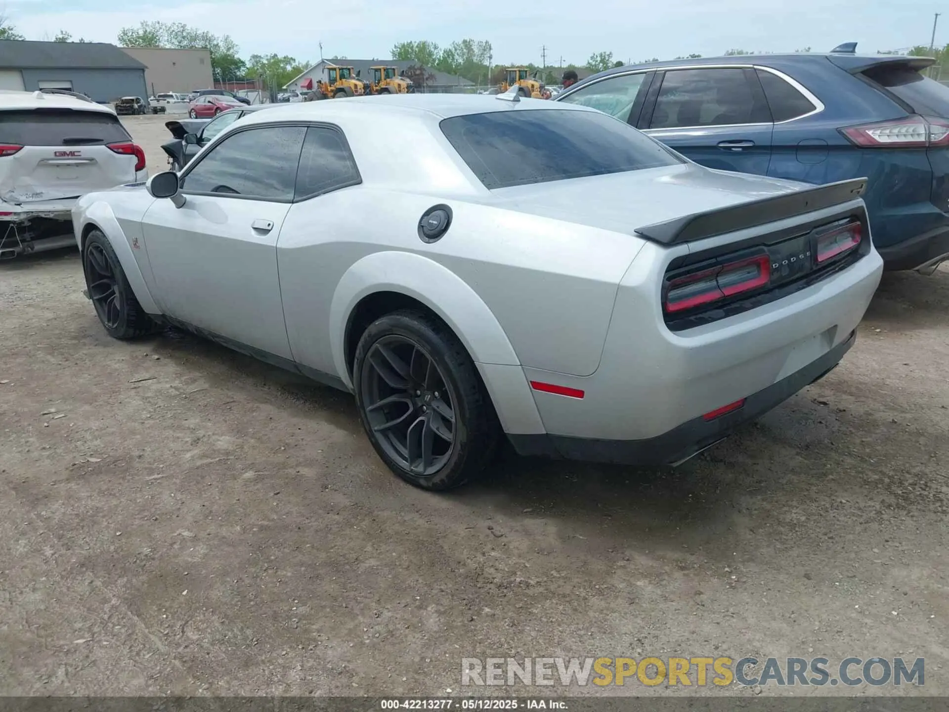 3 Photograph of a damaged car 2C3CDZFJ5NH113469 DODGE CHALLENGER 2022