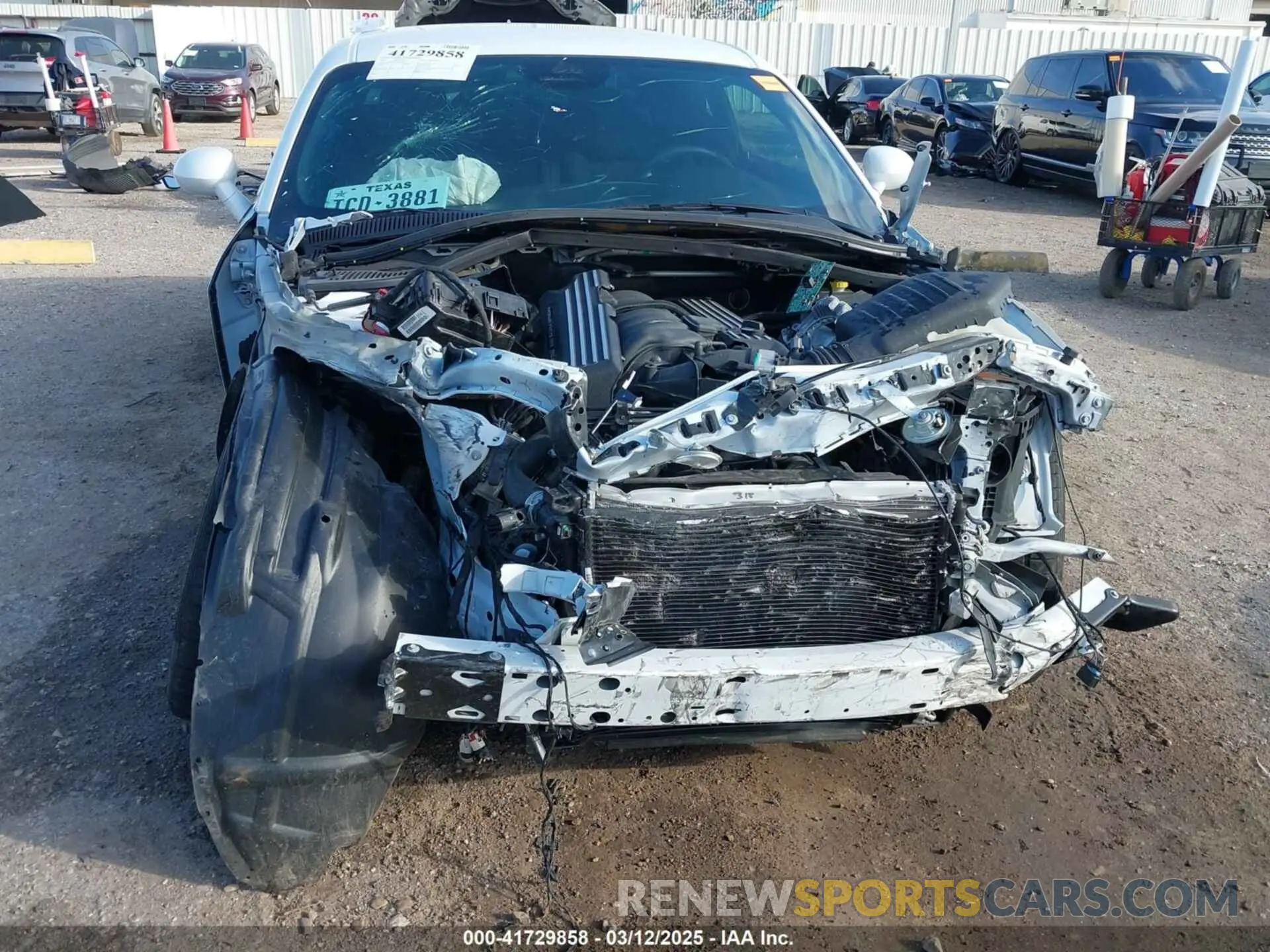 6 Photograph of a damaged car 2C3CDZFJ5NH260679 DODGE CHALLENGER 2022