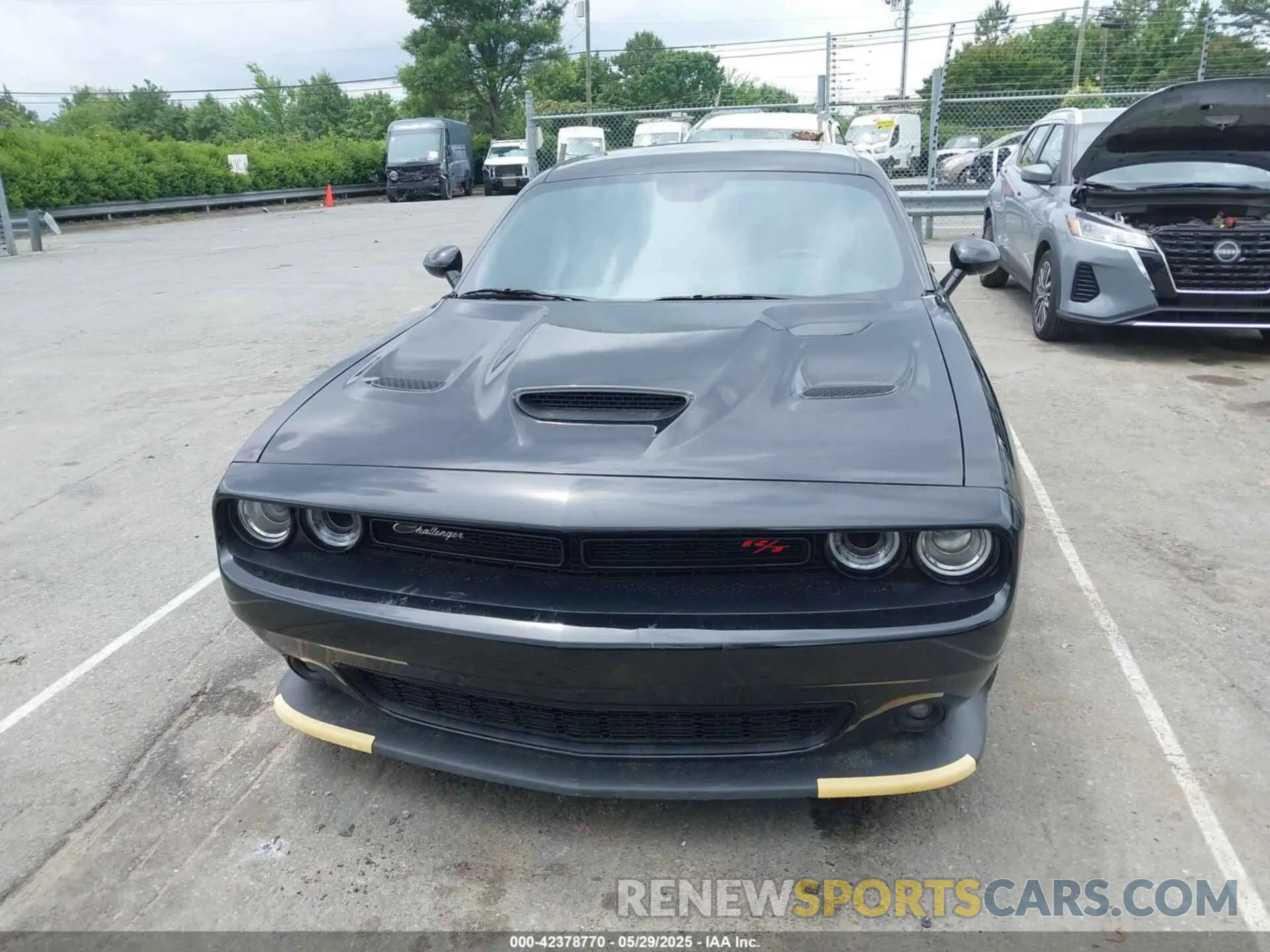 11 Photograph of a damaged car 2C3CDZFJ6NH215668 DODGE CHALLENGER 2022