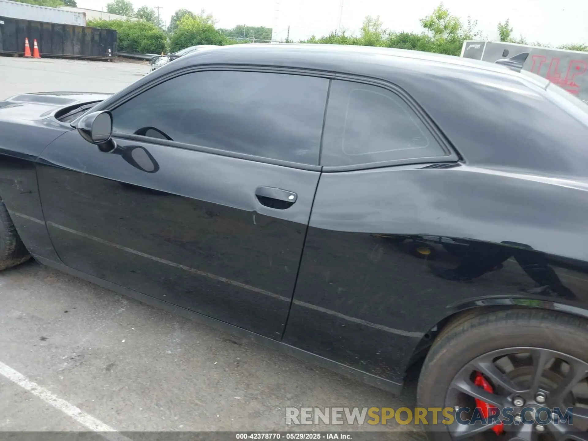 13 Photograph of a damaged car 2C3CDZFJ6NH215668 DODGE CHALLENGER 2022