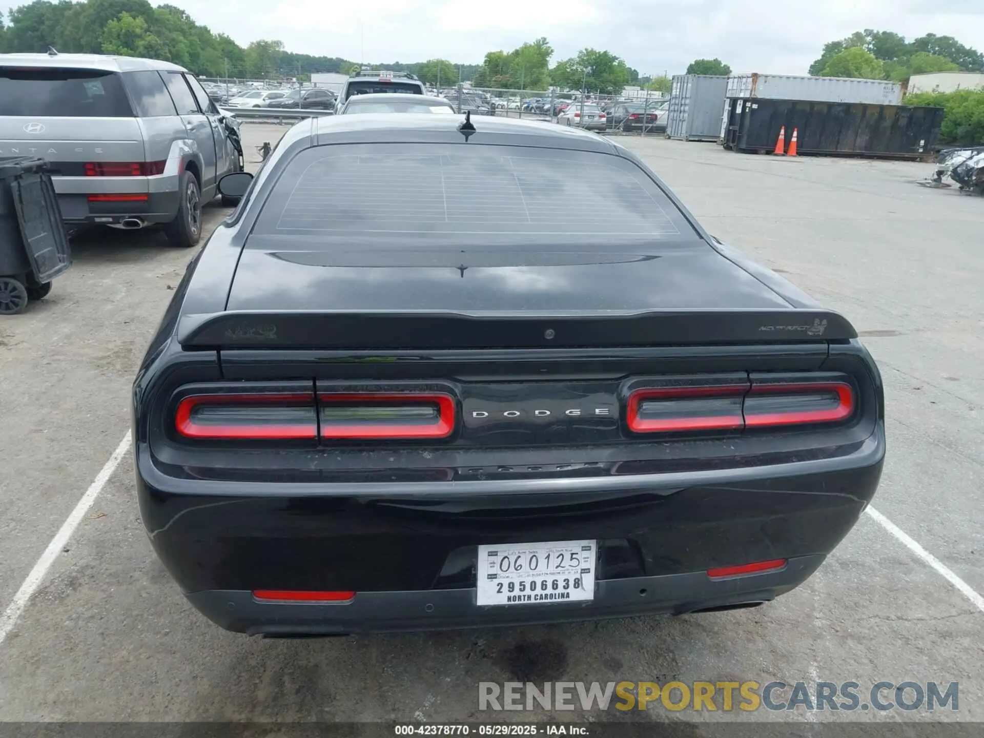 15 Photograph of a damaged car 2C3CDZFJ6NH215668 DODGE CHALLENGER 2022