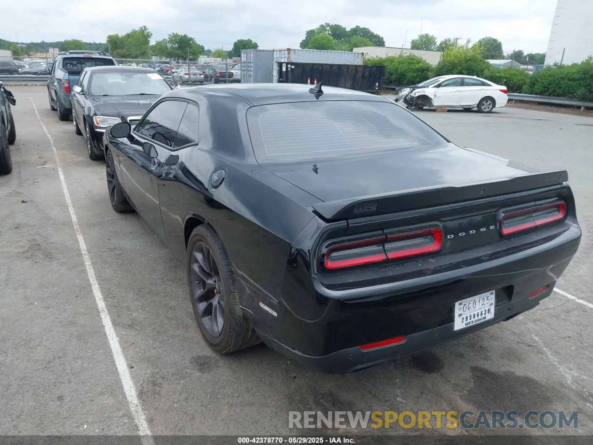 3 Photograph of a damaged car 2C3CDZFJ6NH215668 DODGE CHALLENGER 2022