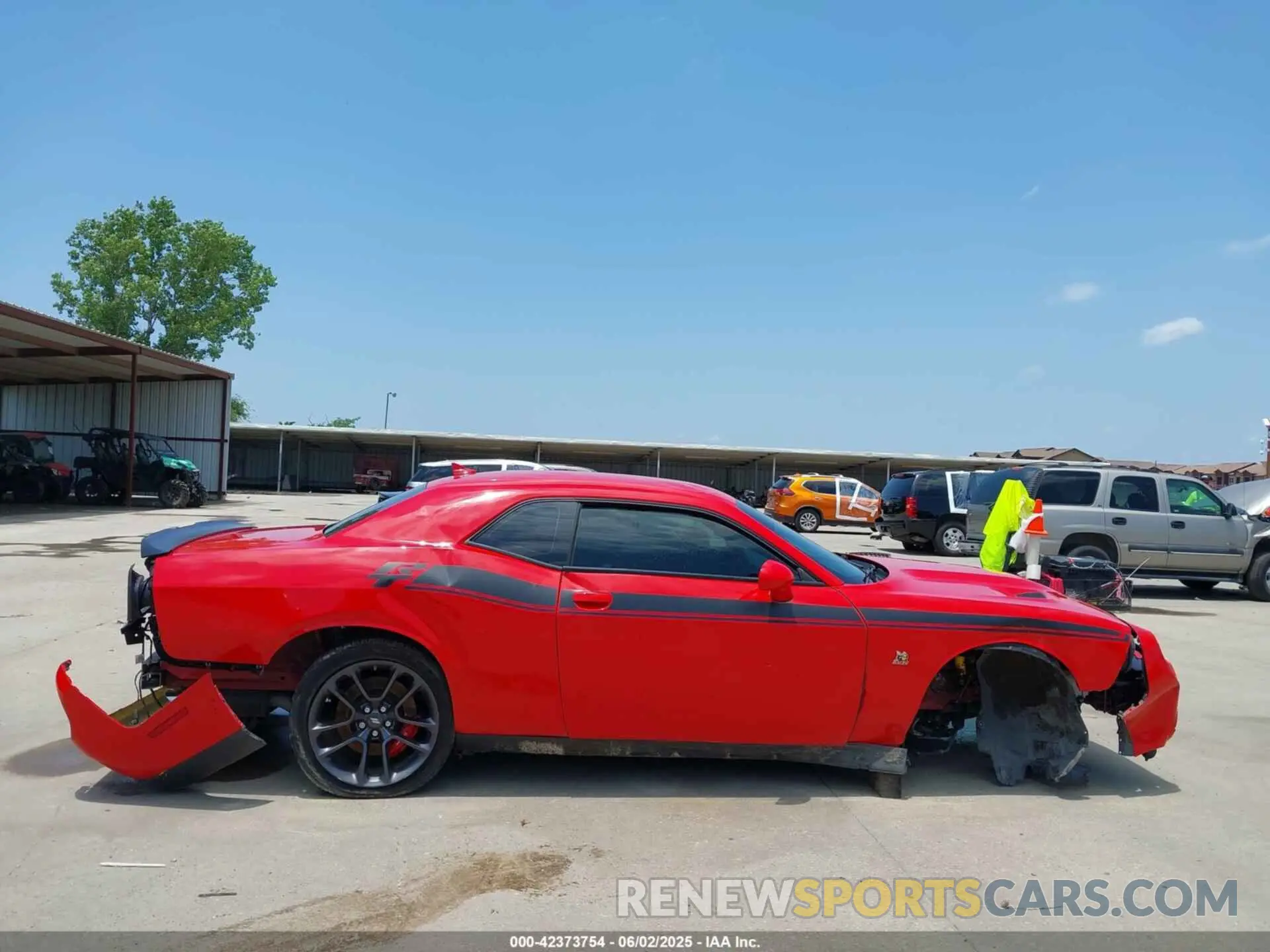 14 Photograph of a damaged car 2C3CDZFJ7NH163368 DODGE CHALLENGER 2022