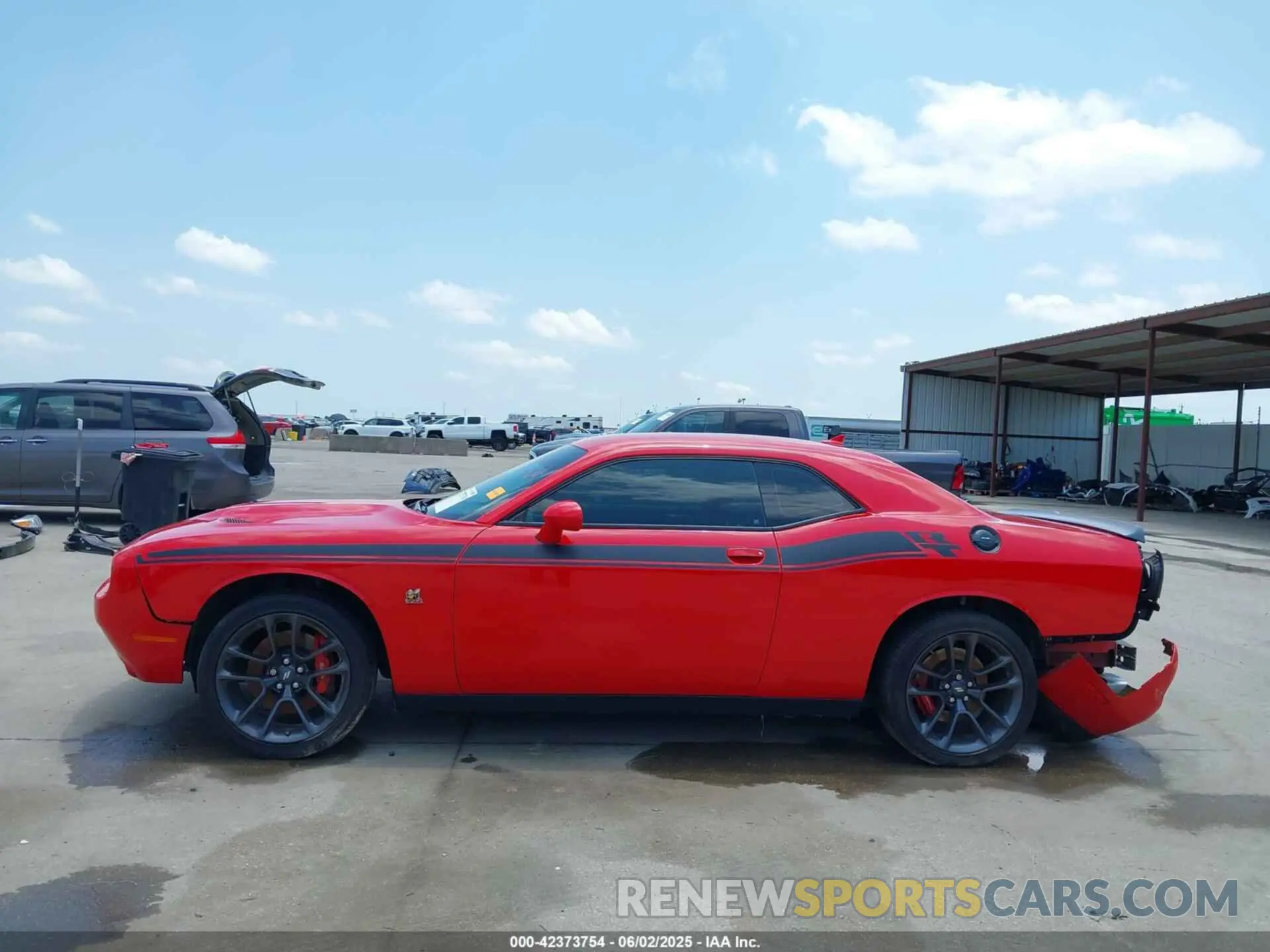 15 Photograph of a damaged car 2C3CDZFJ7NH163368 DODGE CHALLENGER 2022