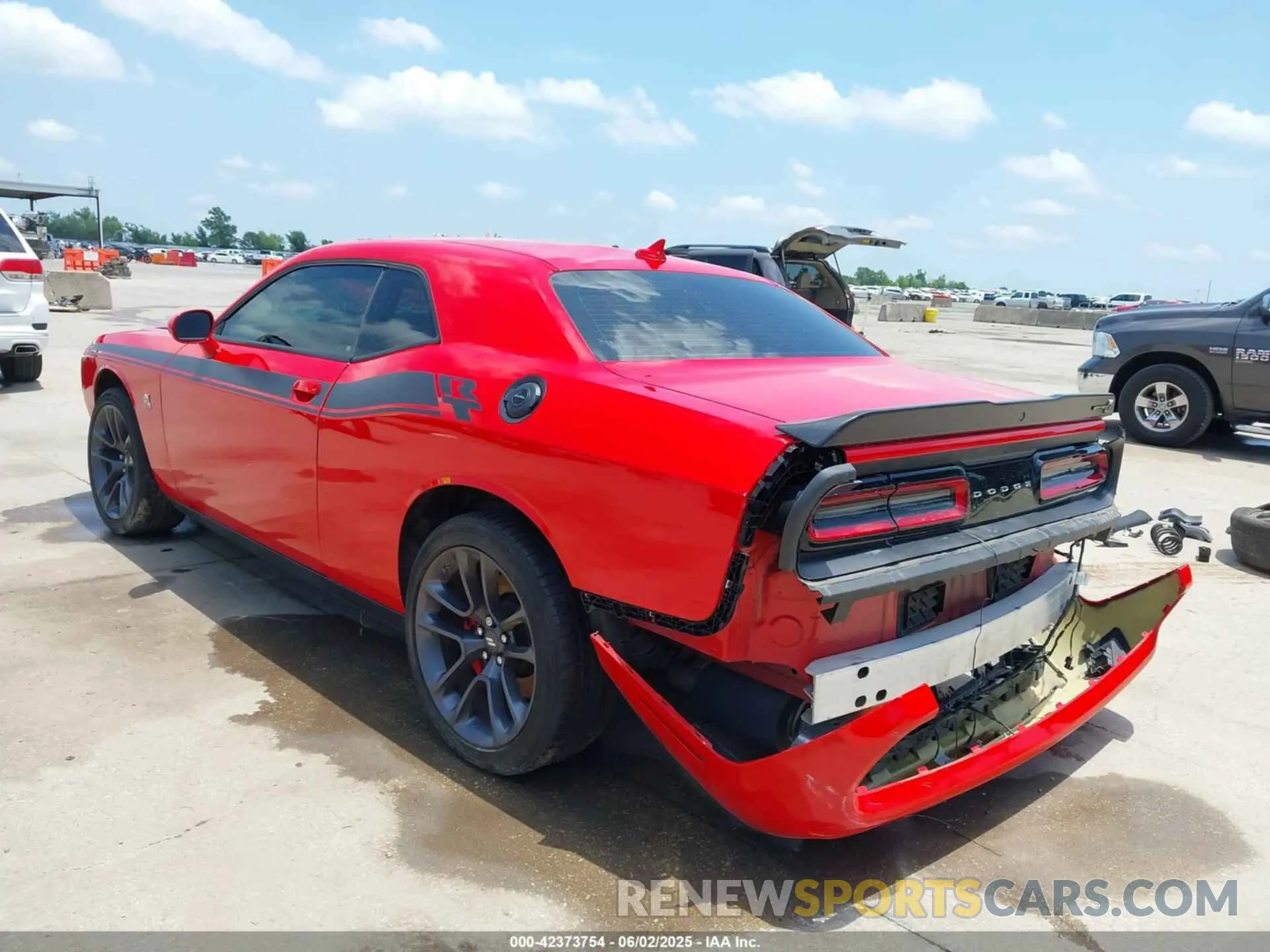 3 Photograph of a damaged car 2C3CDZFJ7NH163368 DODGE CHALLENGER 2022
