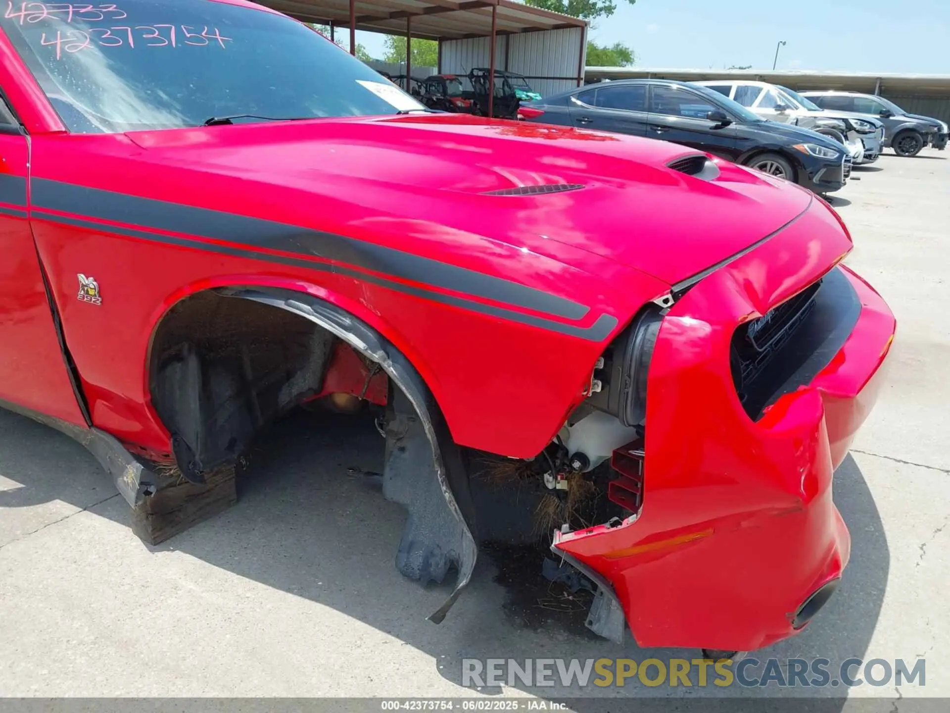 6 Photograph of a damaged car 2C3CDZFJ7NH163368 DODGE CHALLENGER 2022
