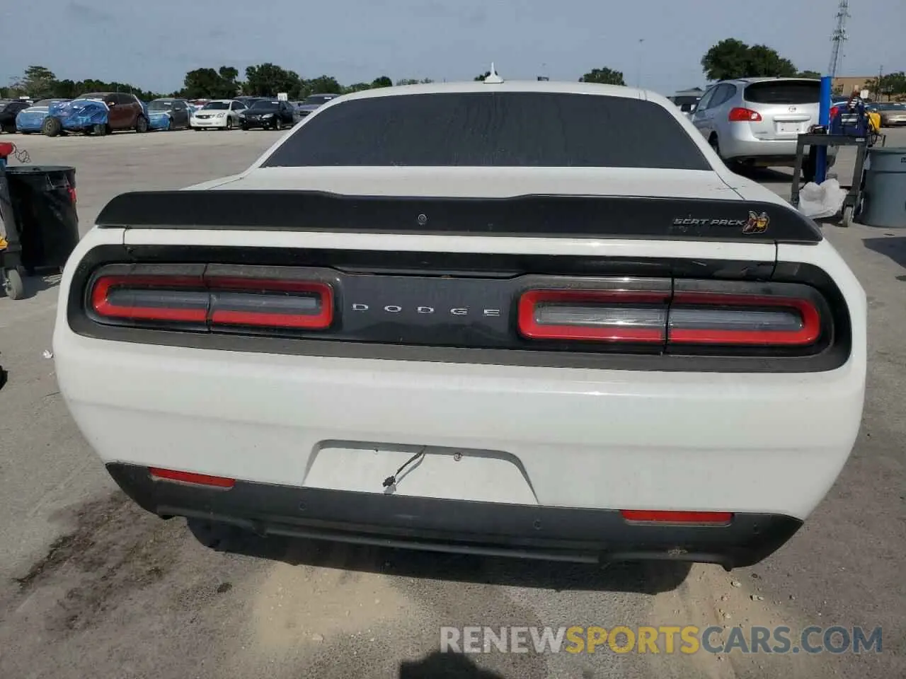 6 Photograph of a damaged car 2C3CDZFJ8NH156459 DODGE CHALLENGER 2022