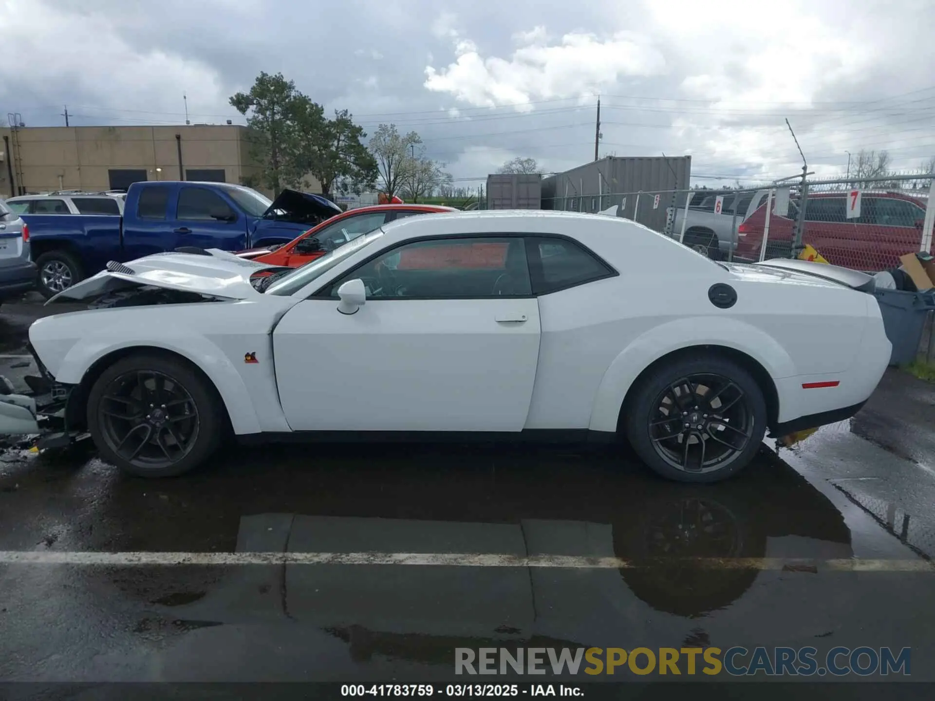 15 Photograph of a damaged car 2C3CDZFJ8NH247571 DODGE CHALLENGER 2022