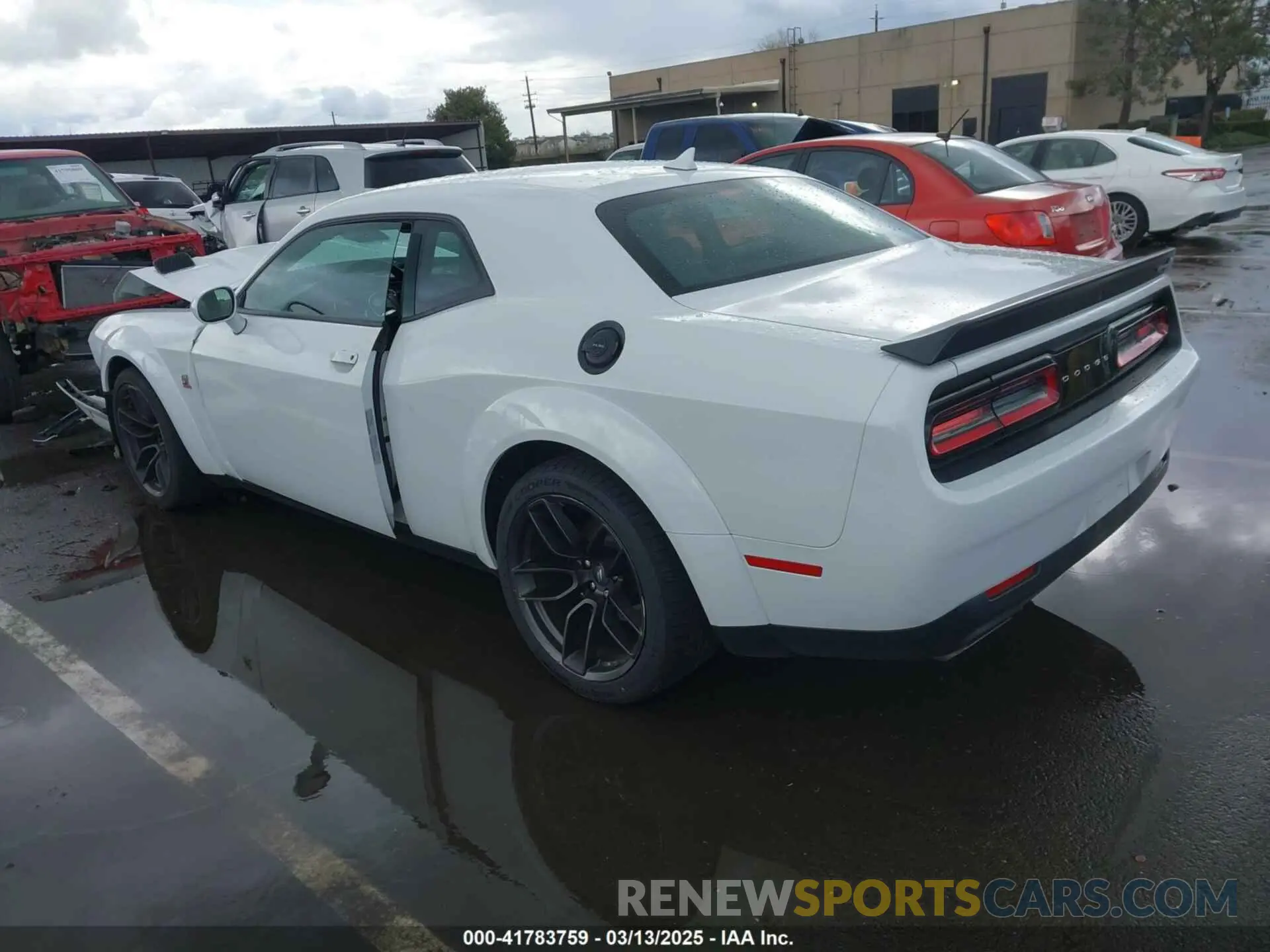 3 Photograph of a damaged car 2C3CDZFJ8NH247571 DODGE CHALLENGER 2022