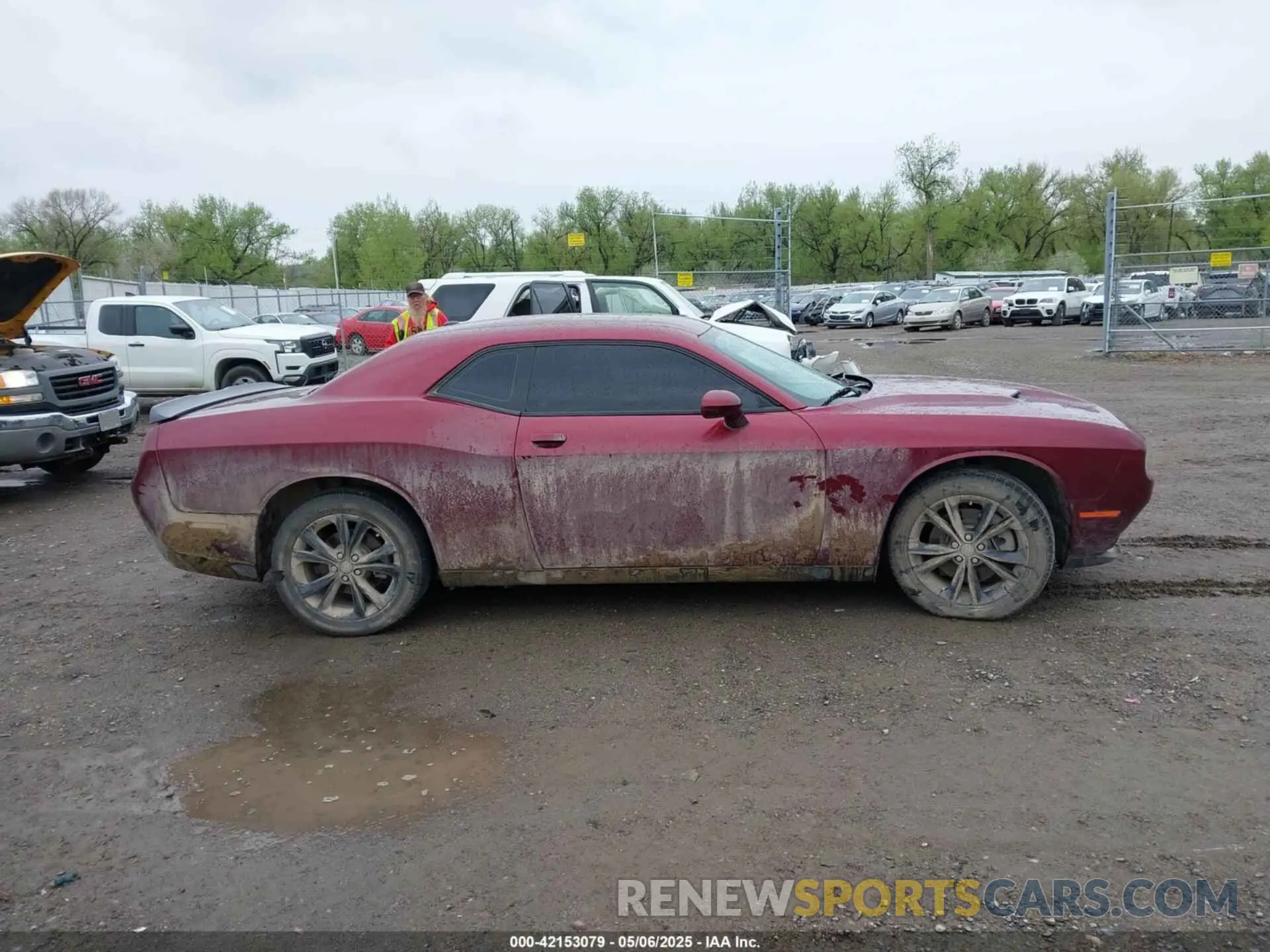 13 Photograph of a damaged car 2C3CDZGG4NH172239 DODGE CHALLENGER 2022