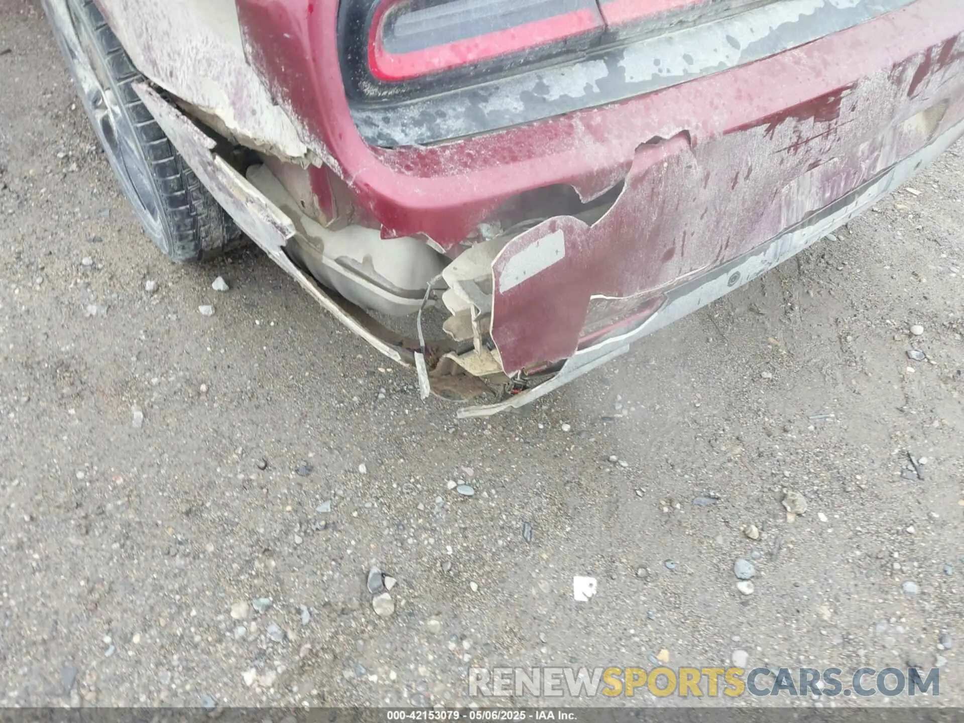 18 Photograph of a damaged car 2C3CDZGG4NH172239 DODGE CHALLENGER 2022