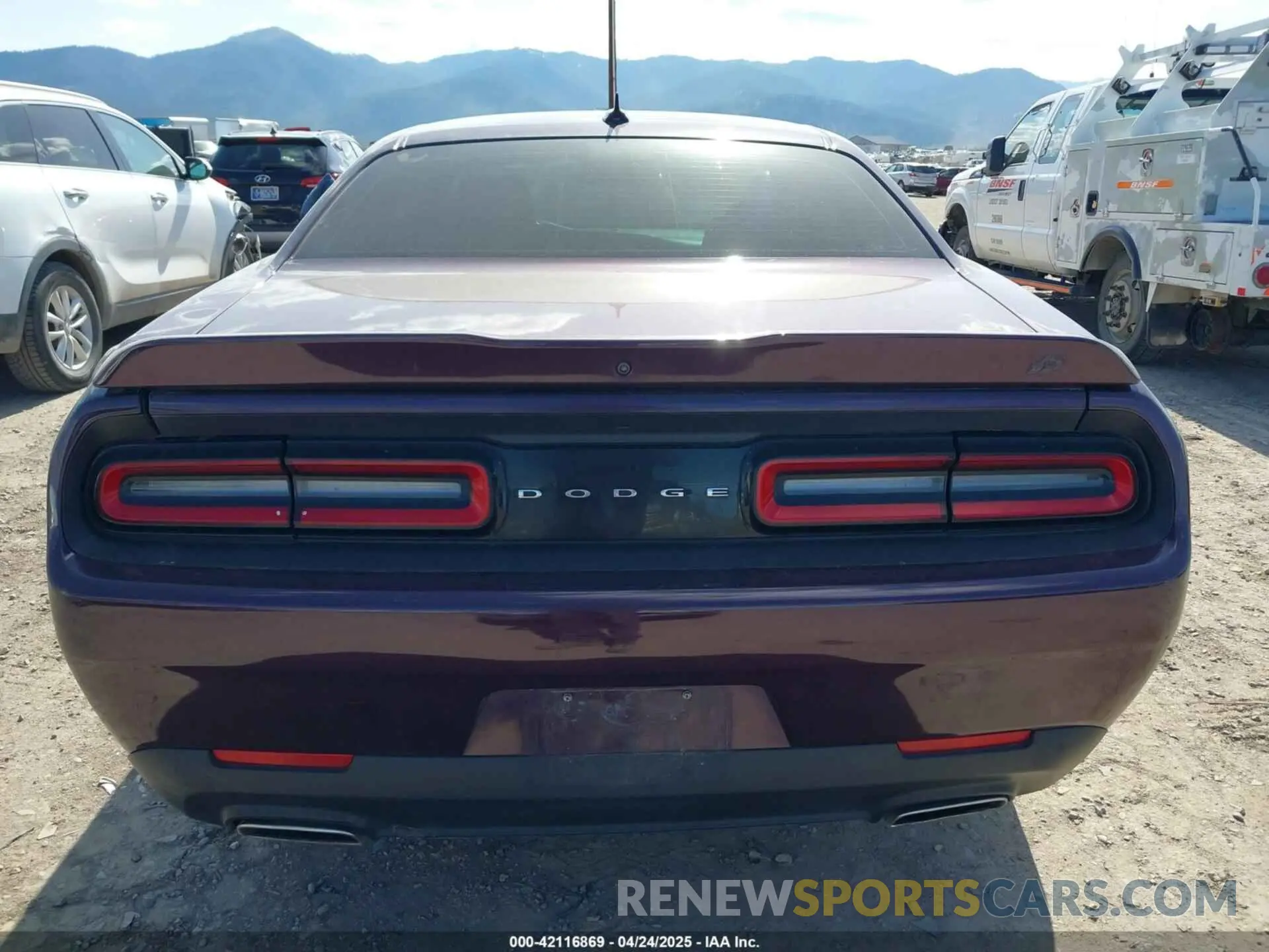 17 Photograph of a damaged car 2C3CDZGG7NH234412 DODGE CHALLENGER 2022