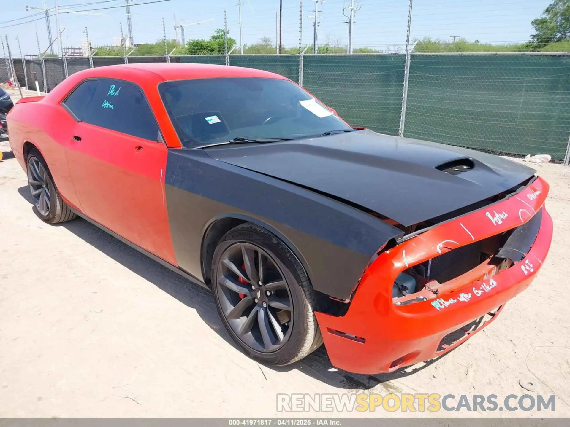 1 Photograph of a damaged car 2C3CDZJG0NH118381 DODGE CHALLENGER 2022