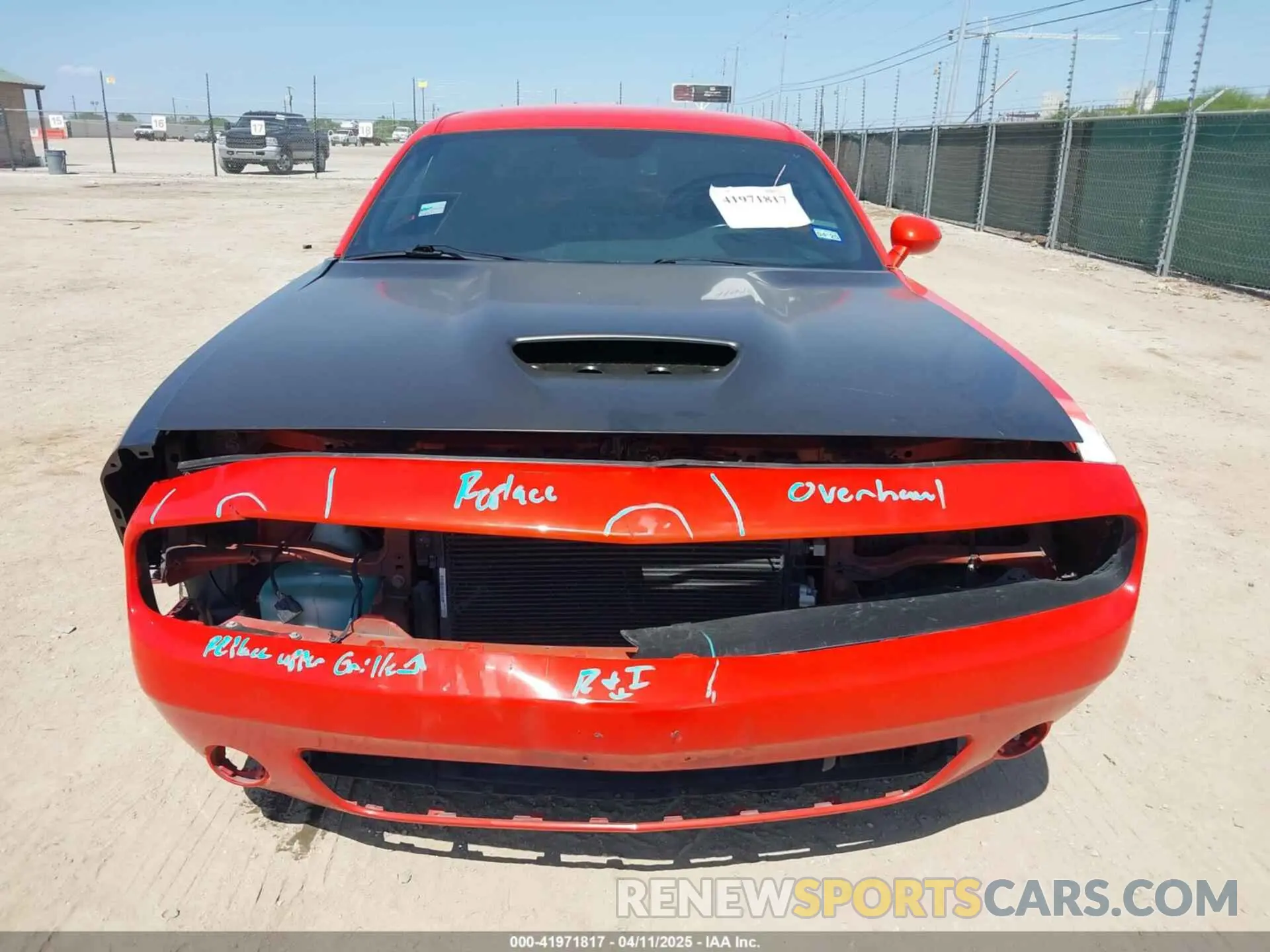 13 Photograph of a damaged car 2C3CDZJG0NH118381 DODGE CHALLENGER 2022