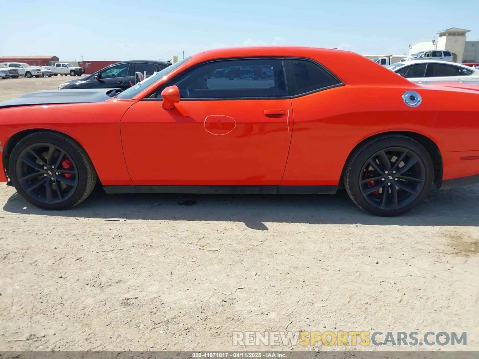 15 Photograph of a damaged car 2C3CDZJG0NH118381 DODGE CHALLENGER 2022