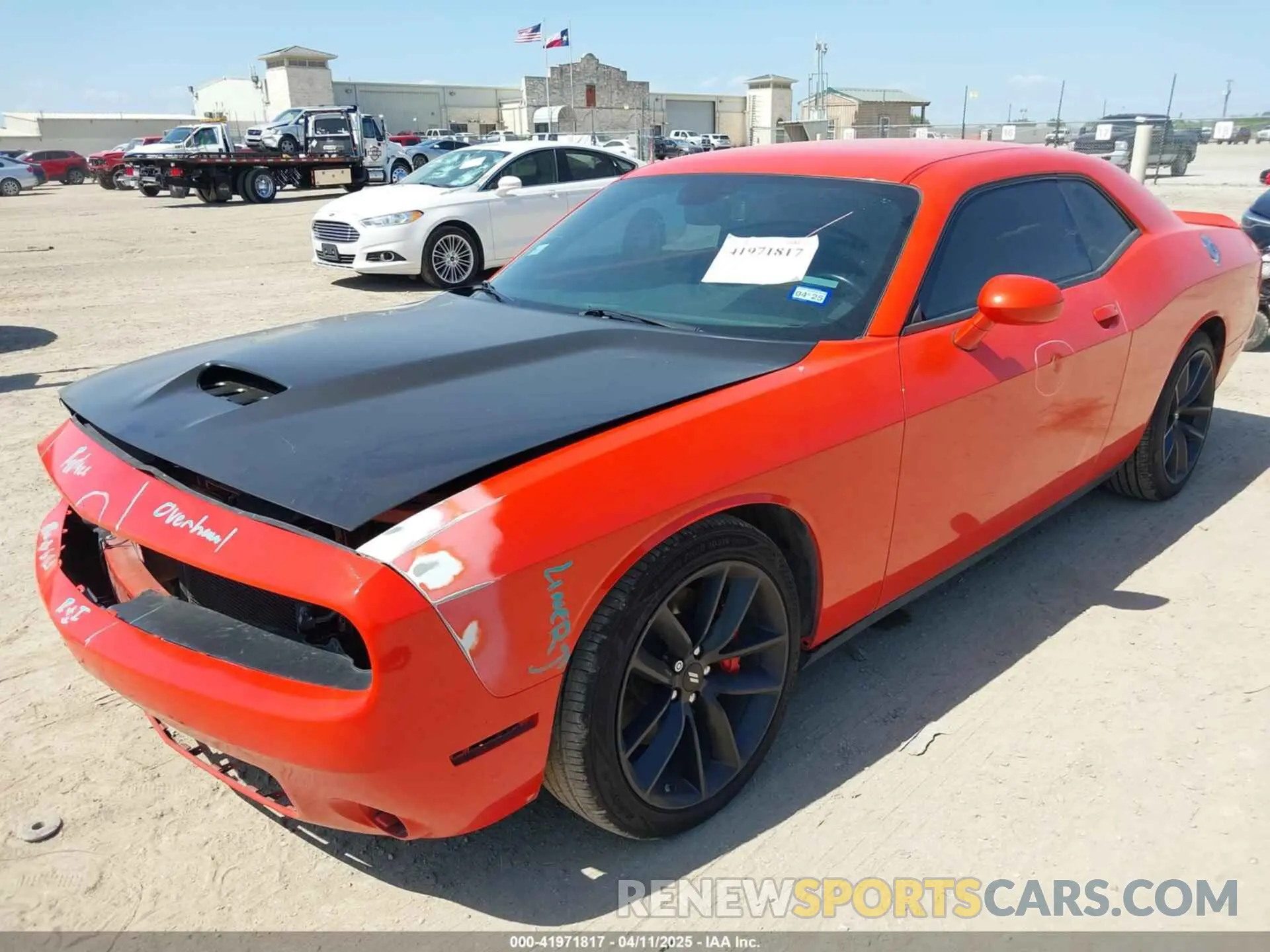 2 Photograph of a damaged car 2C3CDZJG0NH118381 DODGE CHALLENGER 2022