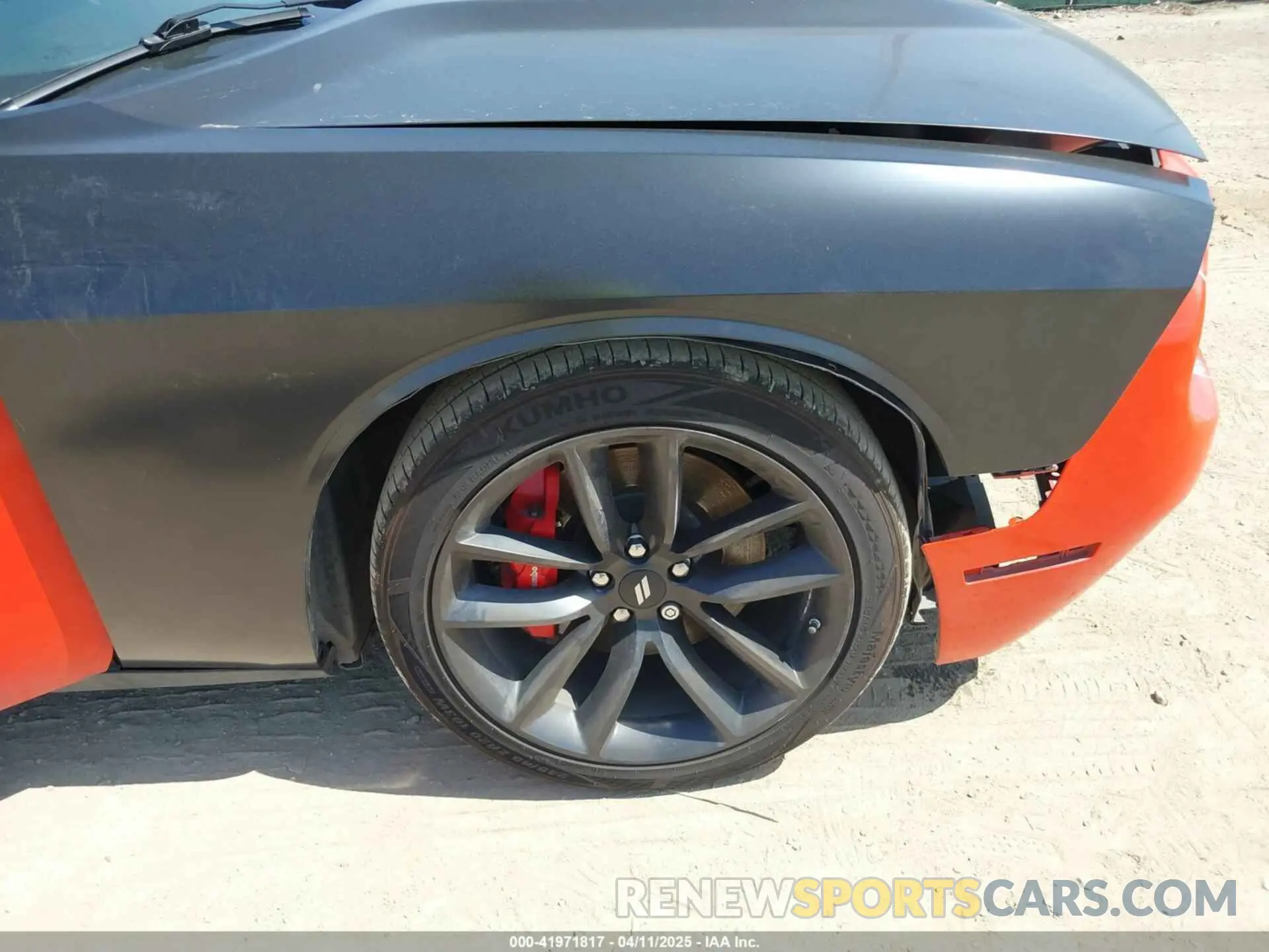 6 Photograph of a damaged car 2C3CDZJG0NH118381 DODGE CHALLENGER 2022