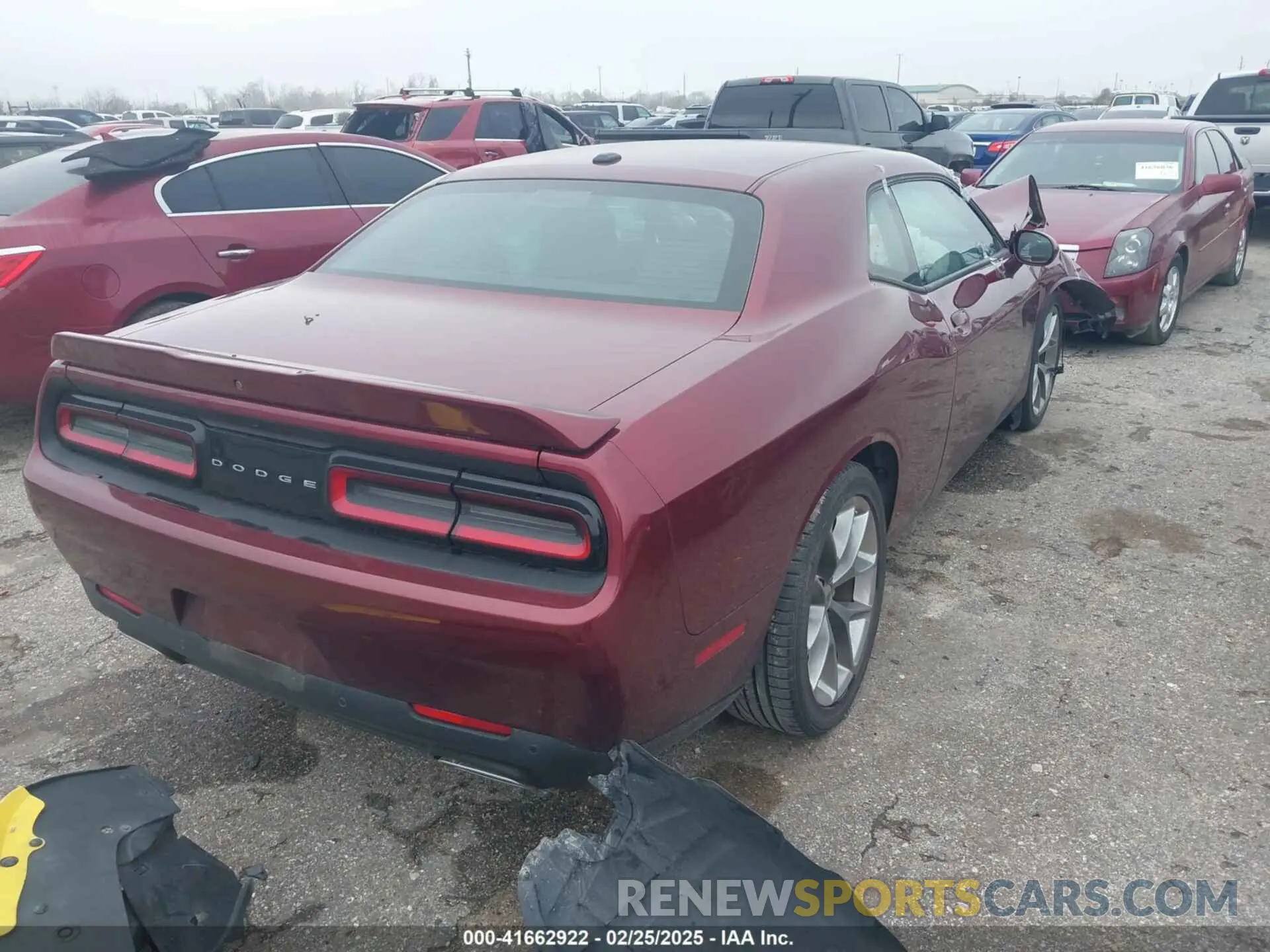 4 Photograph of a damaged car 2C3CDZJG0NH123550 DODGE CHALLENGER 2022