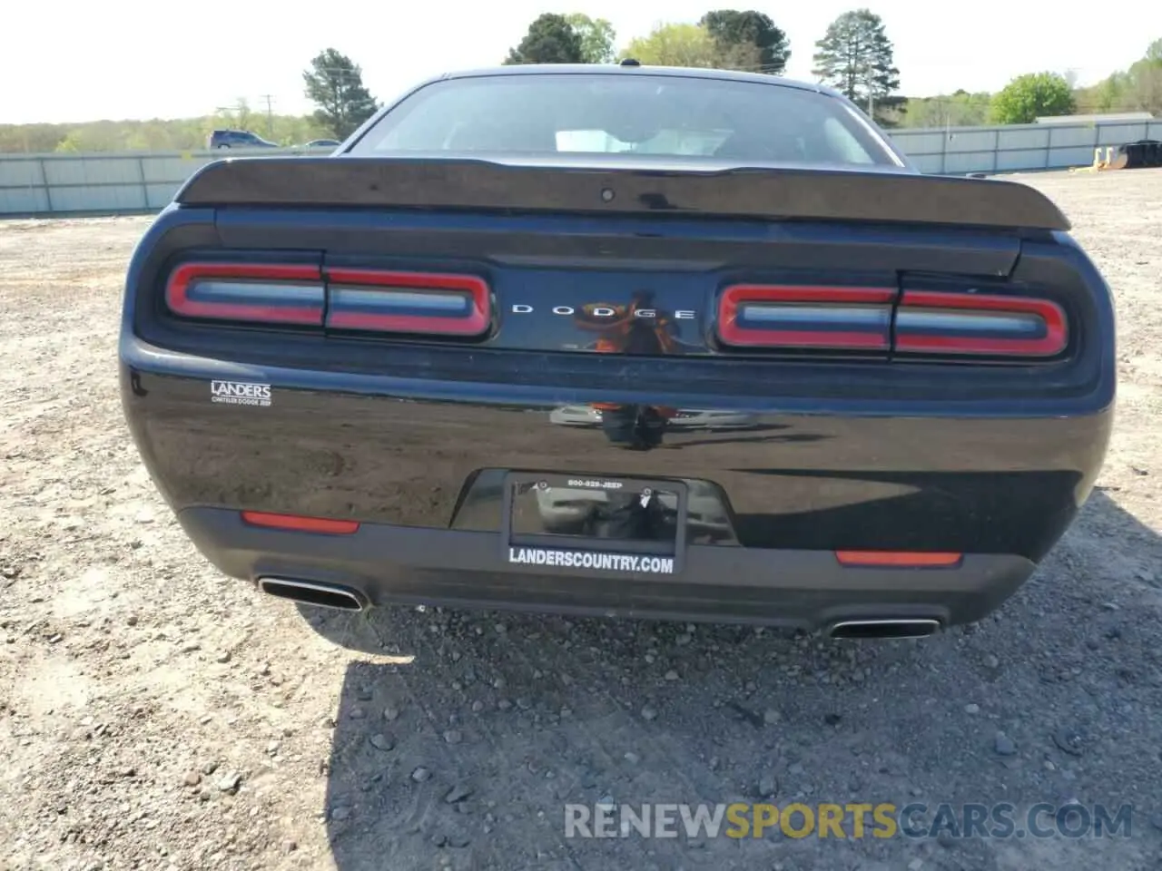 6 Photograph of a damaged car 2C3CDZJG1NH128000 DODGE CHALLENGER 2022