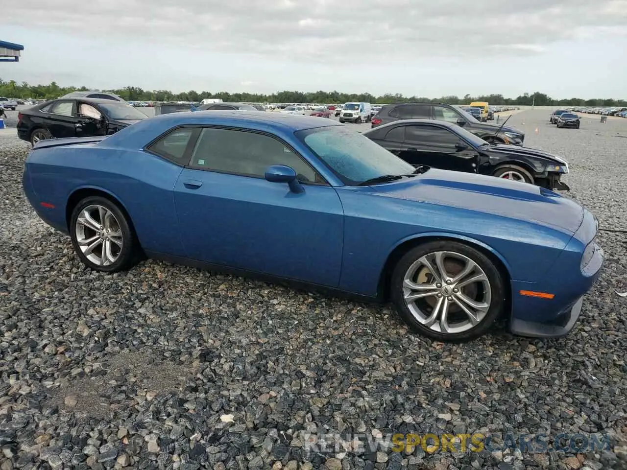 4 Photograph of a damaged car 2C3CDZJG1NH226752 DODGE CHALLENGER 2022