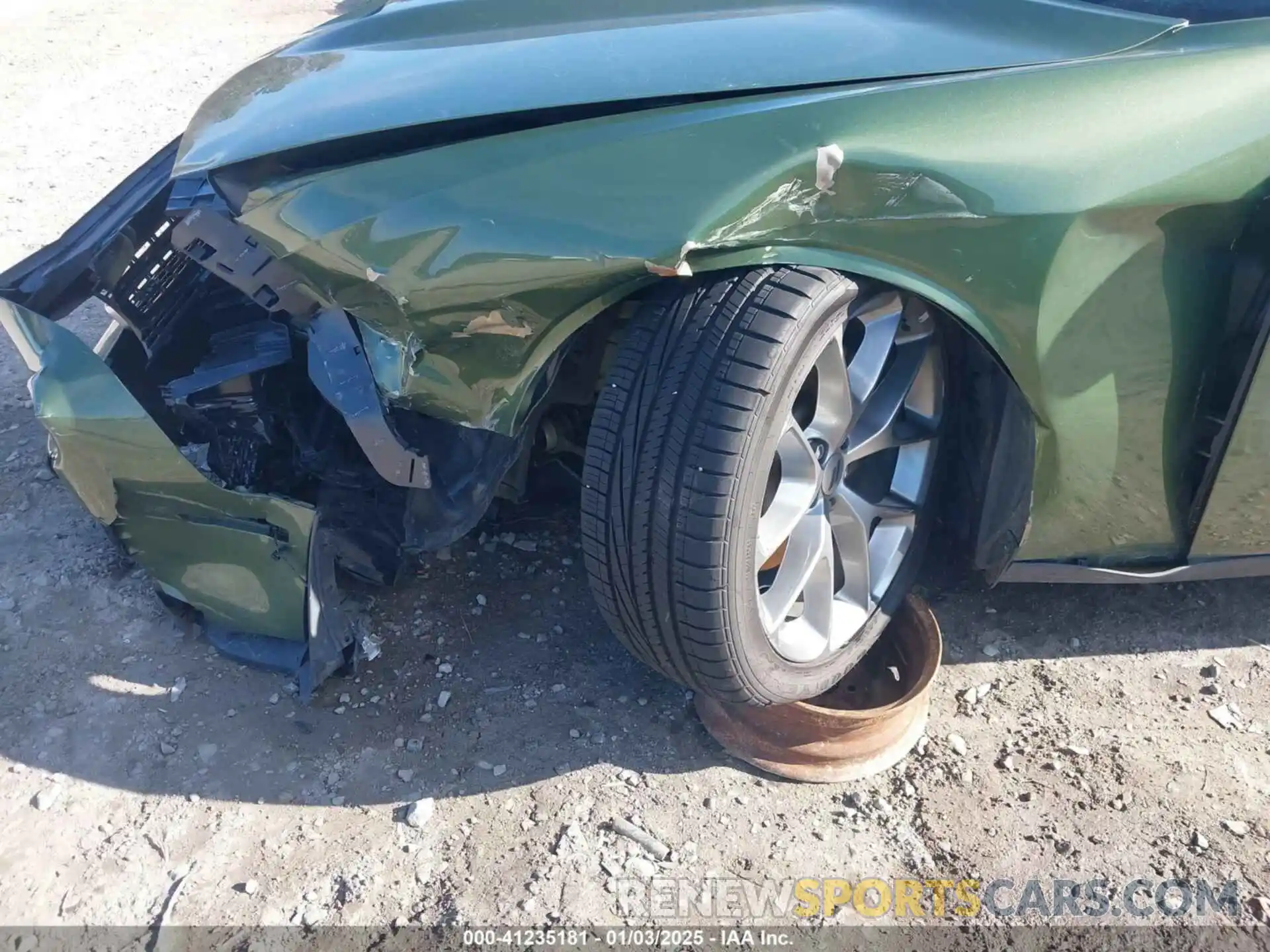 17 Photograph of a damaged car 2C3CDZJG2NH249490 DODGE CHALLENGER 2022