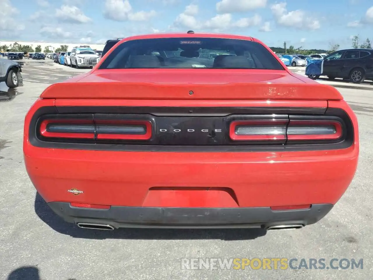 6 Photograph of a damaged car 2C3CDZJG2NH265382 DODGE CHALLENGER 2022