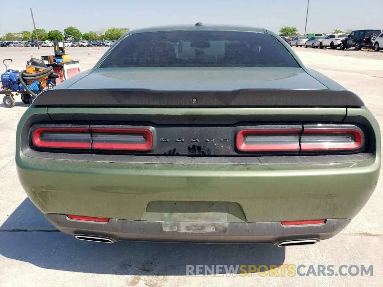 6 Photograph of a damaged car 2C3CDZJG3NH118293 DODGE CHALLENGER 2022